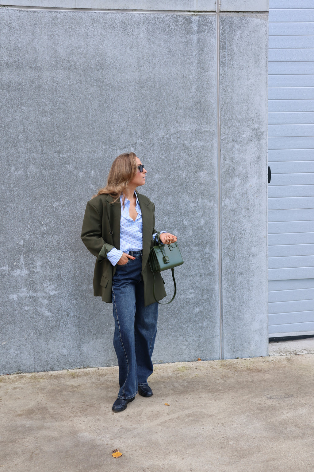Manon barrel jeans dark denim met detail
