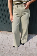 Lilly wide leg jeans met detail zachtgroen