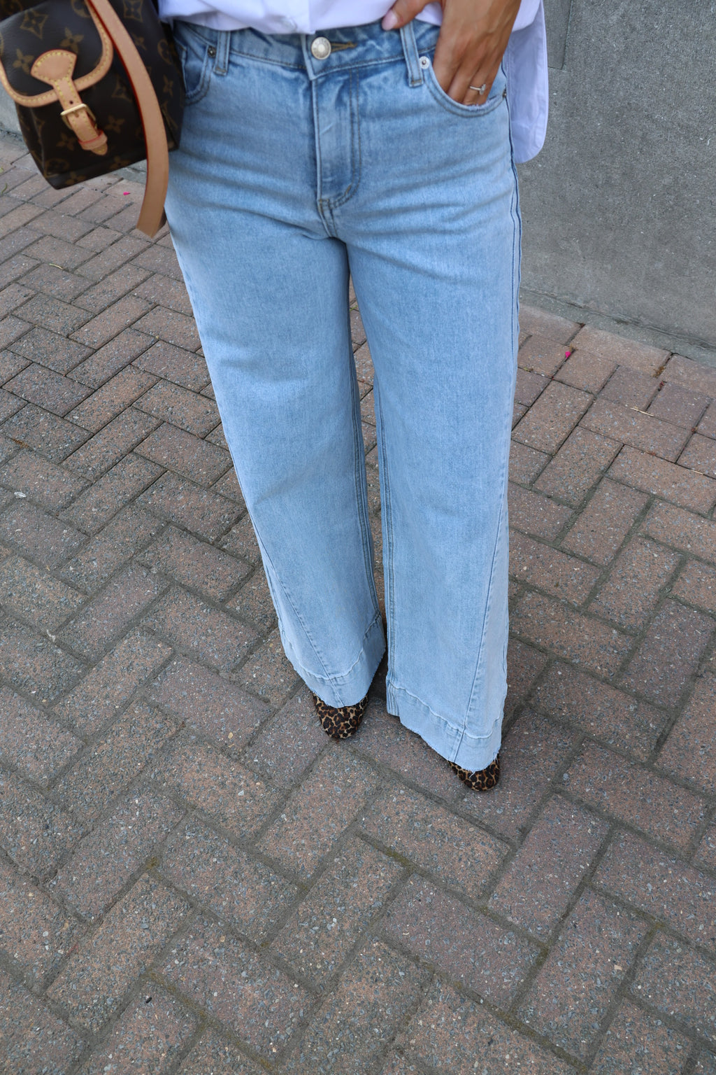 Calista wide leg jeans met detail