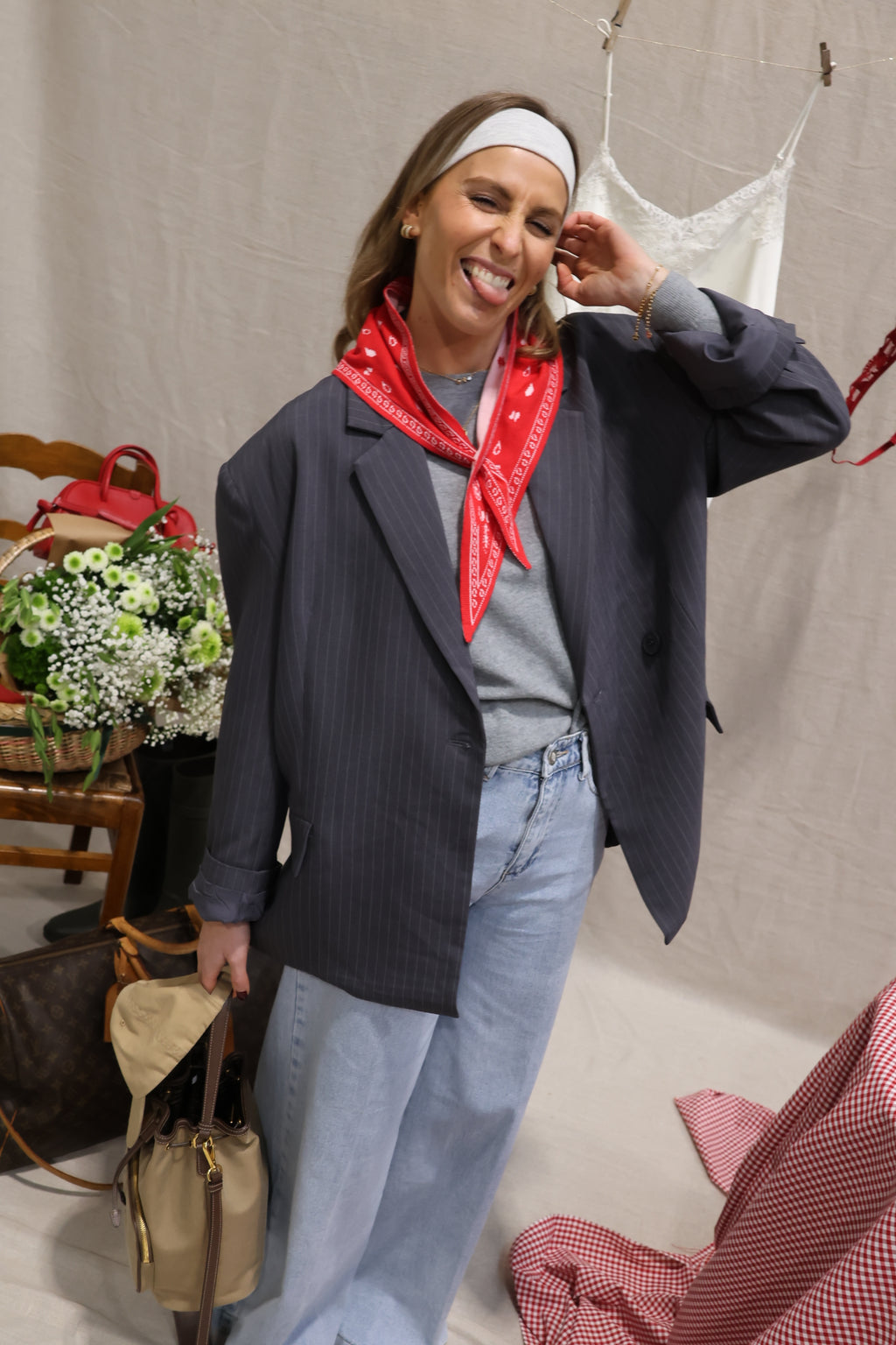 Lily print scarf red