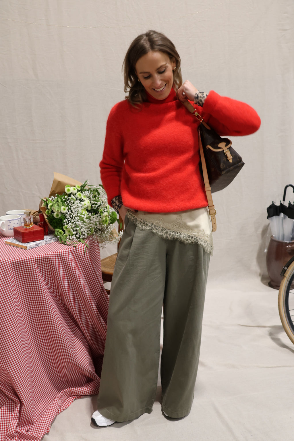 Ivy asymmetrical lace top light kaki