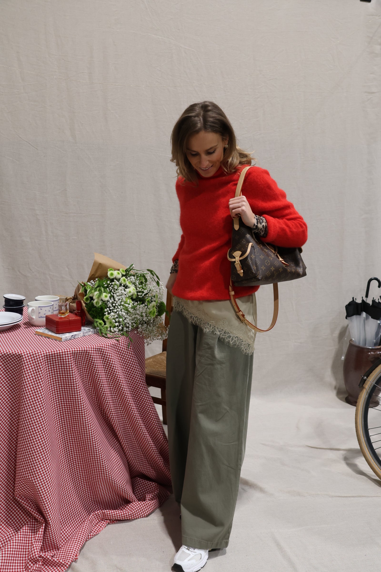 Ivy asymmetrical lace top light kaki