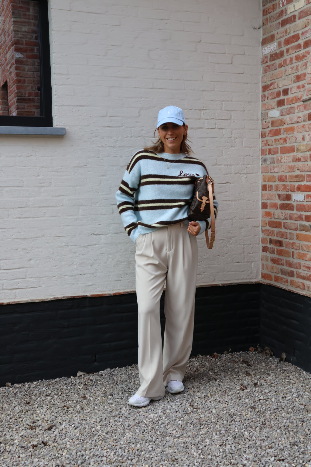 Mina love knit lichtblauw/bruin