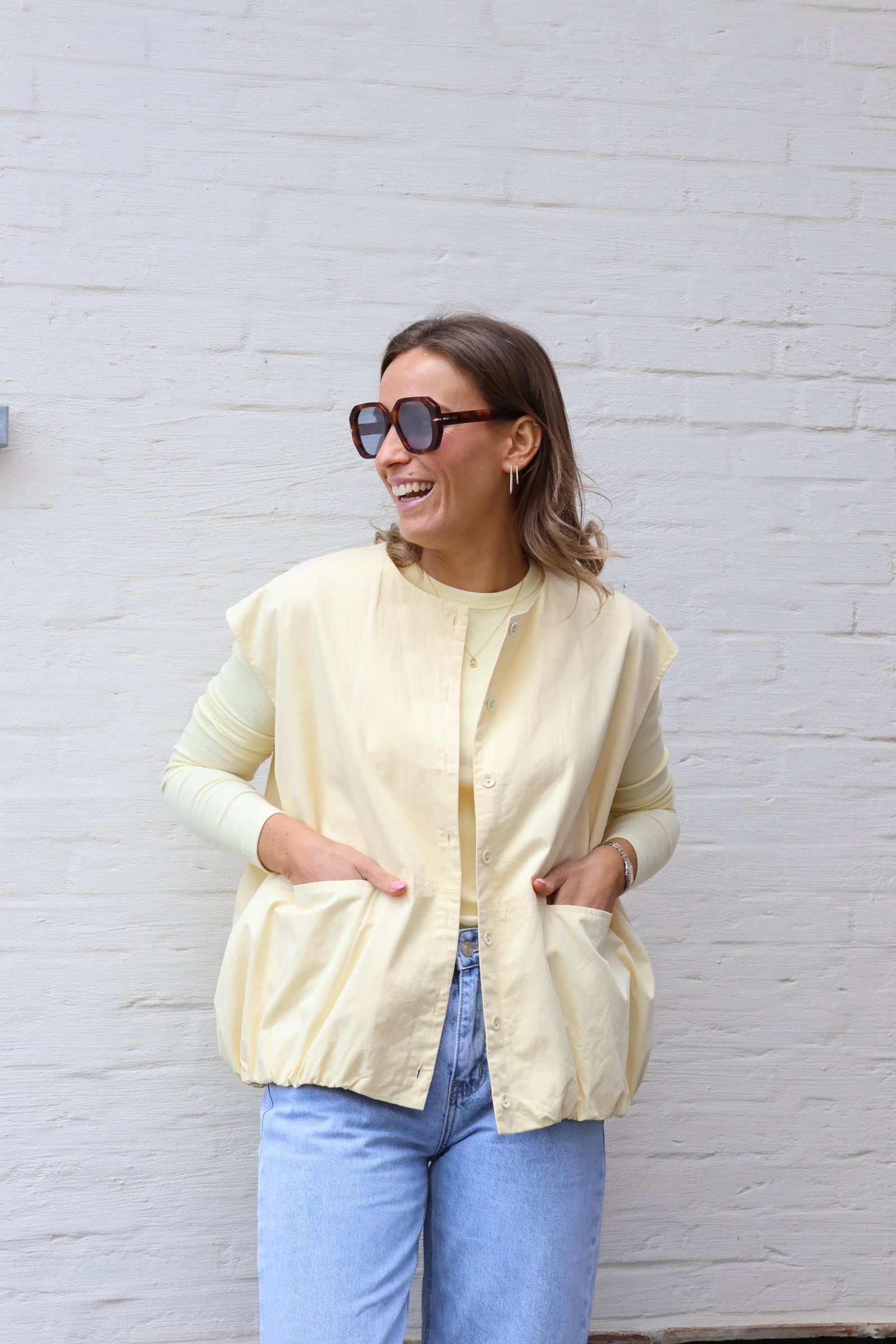 Virginie mouwloos vestje geel