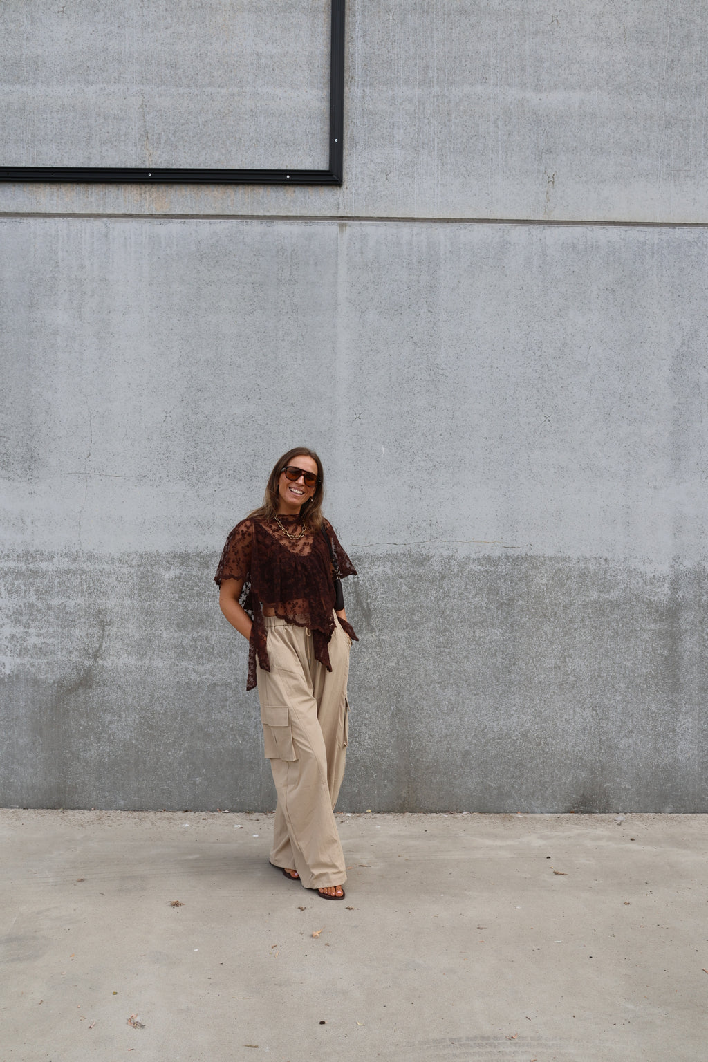 Tess see-trough kanten top bruin