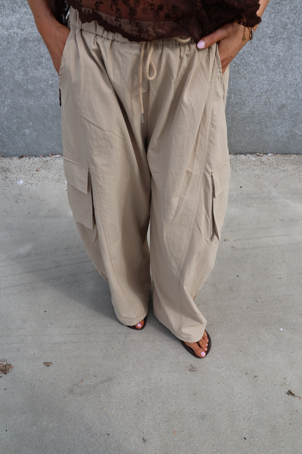 Lena cargo trousers beige