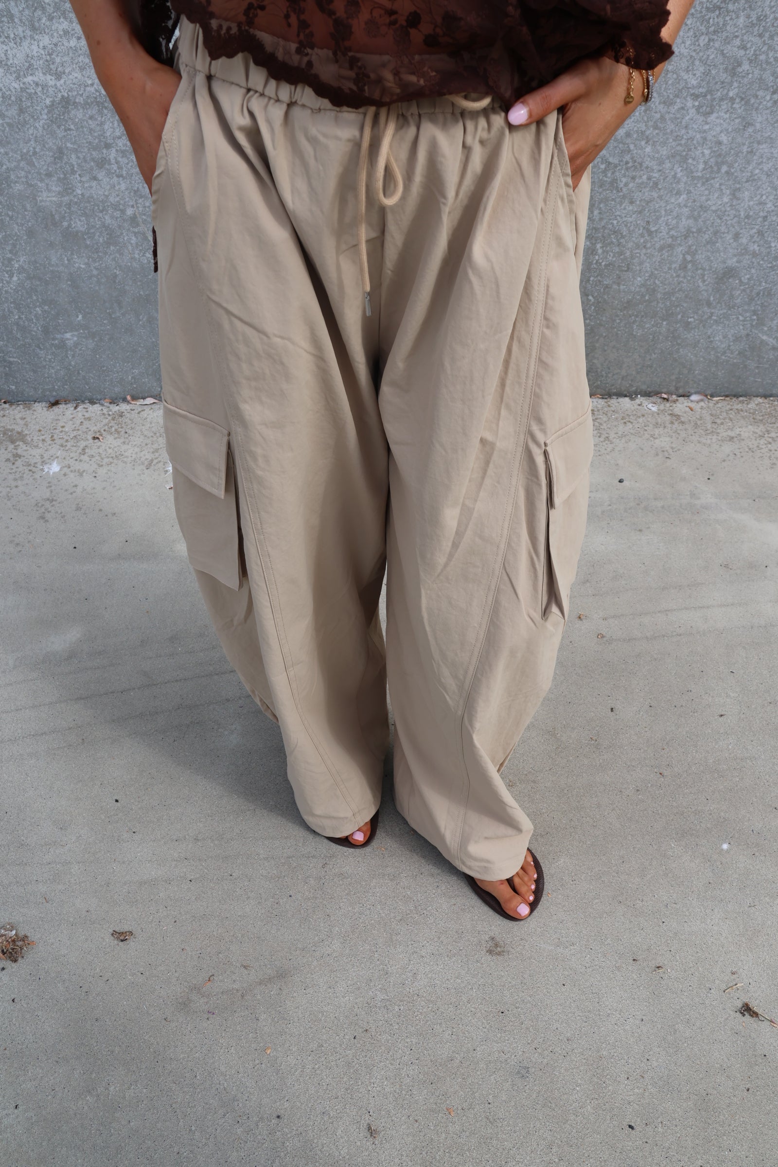 Lena cargo trousers beige