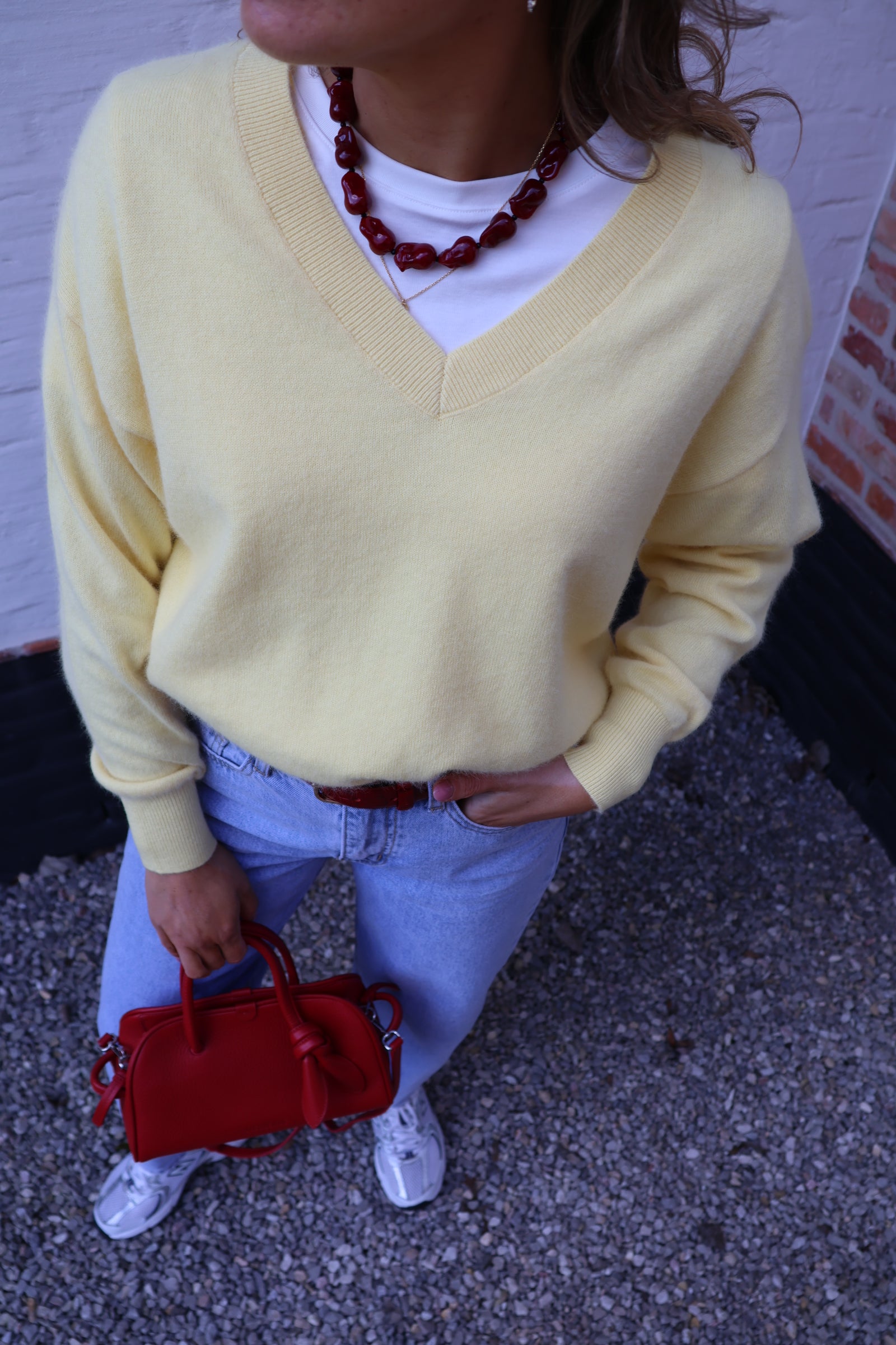 Manon V-neck knit geel