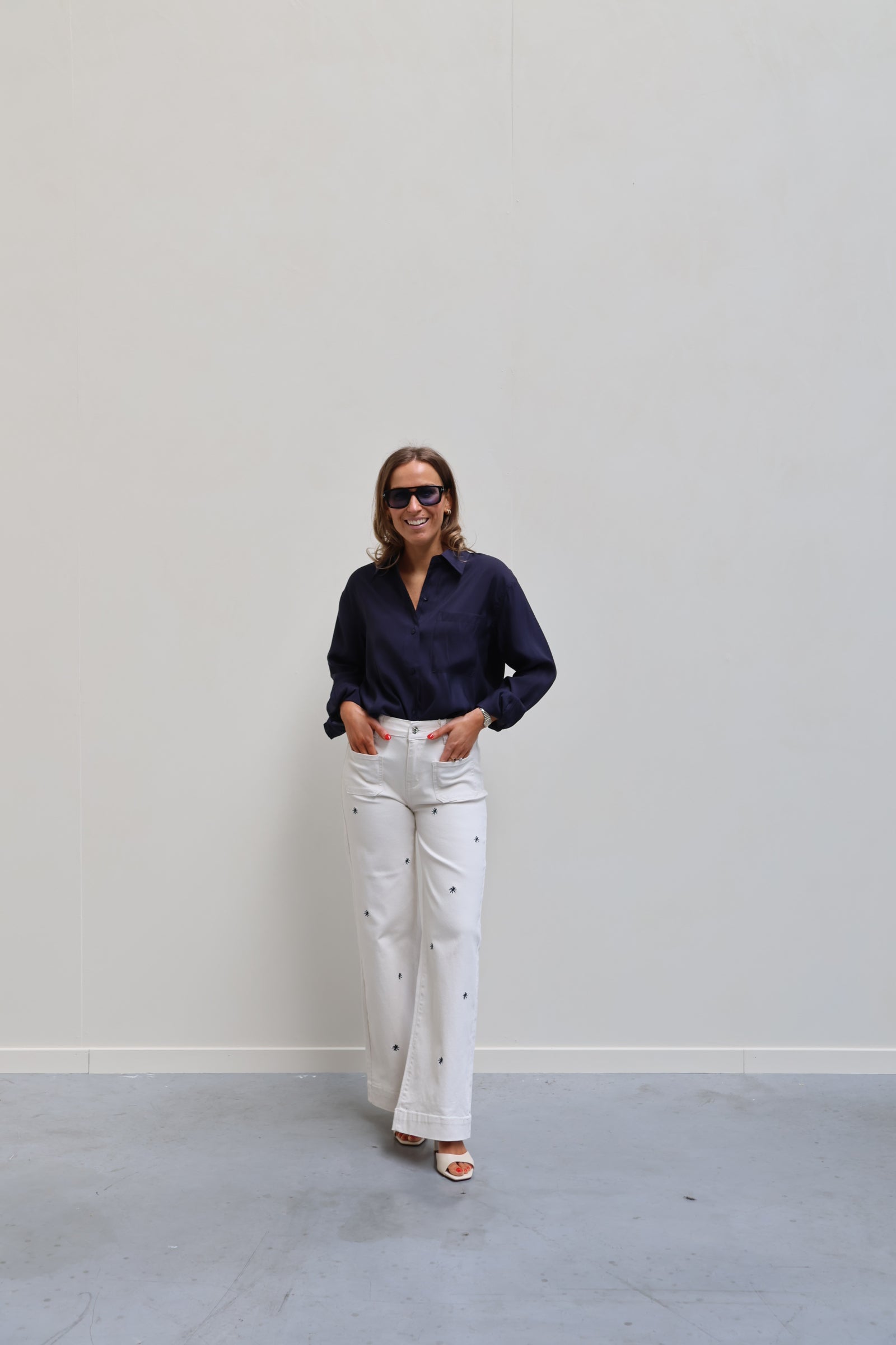 Jasmina flower jeans beige