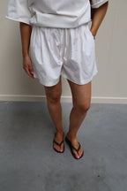 Lize short wit