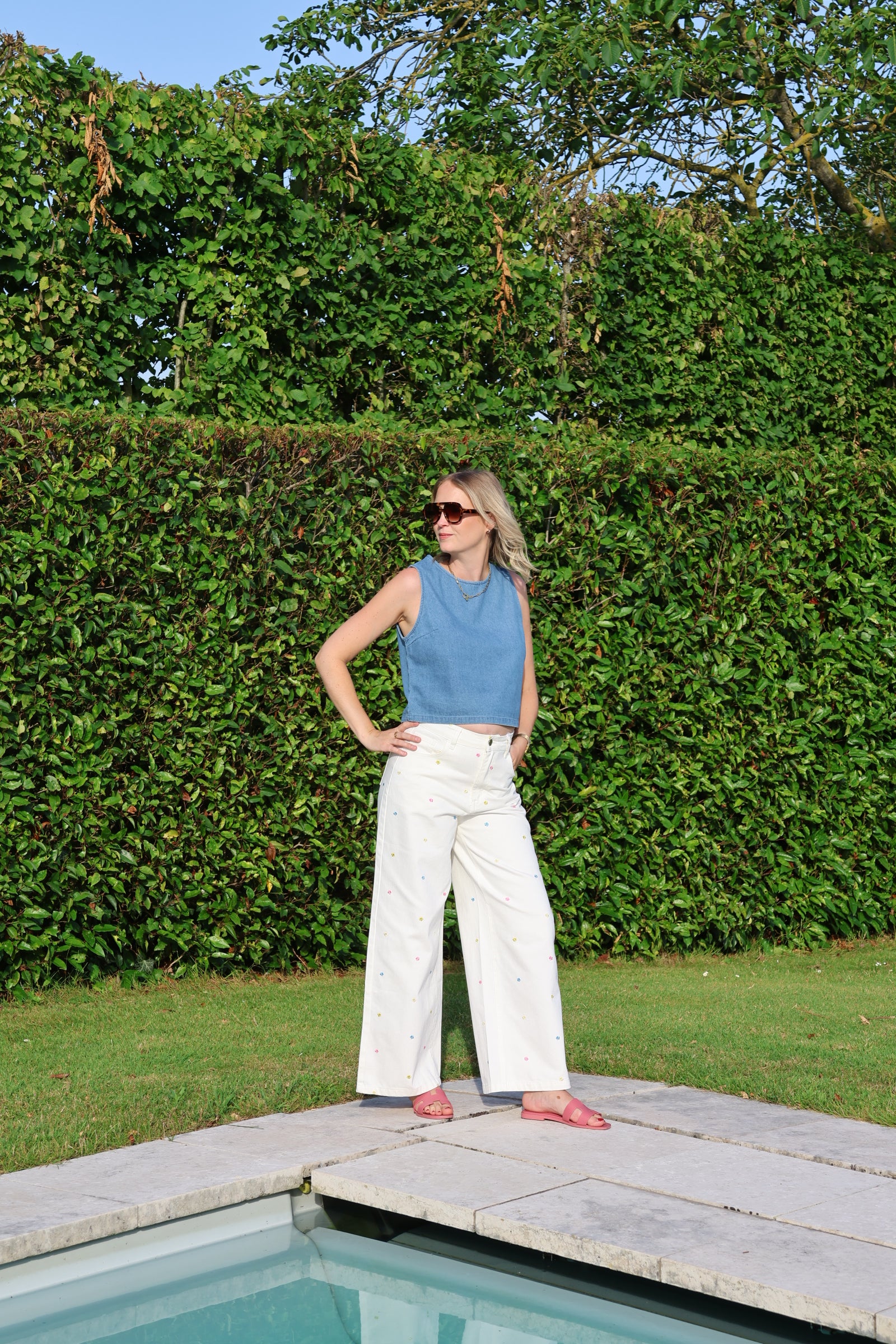 Liene jeans met bloemetjes wit