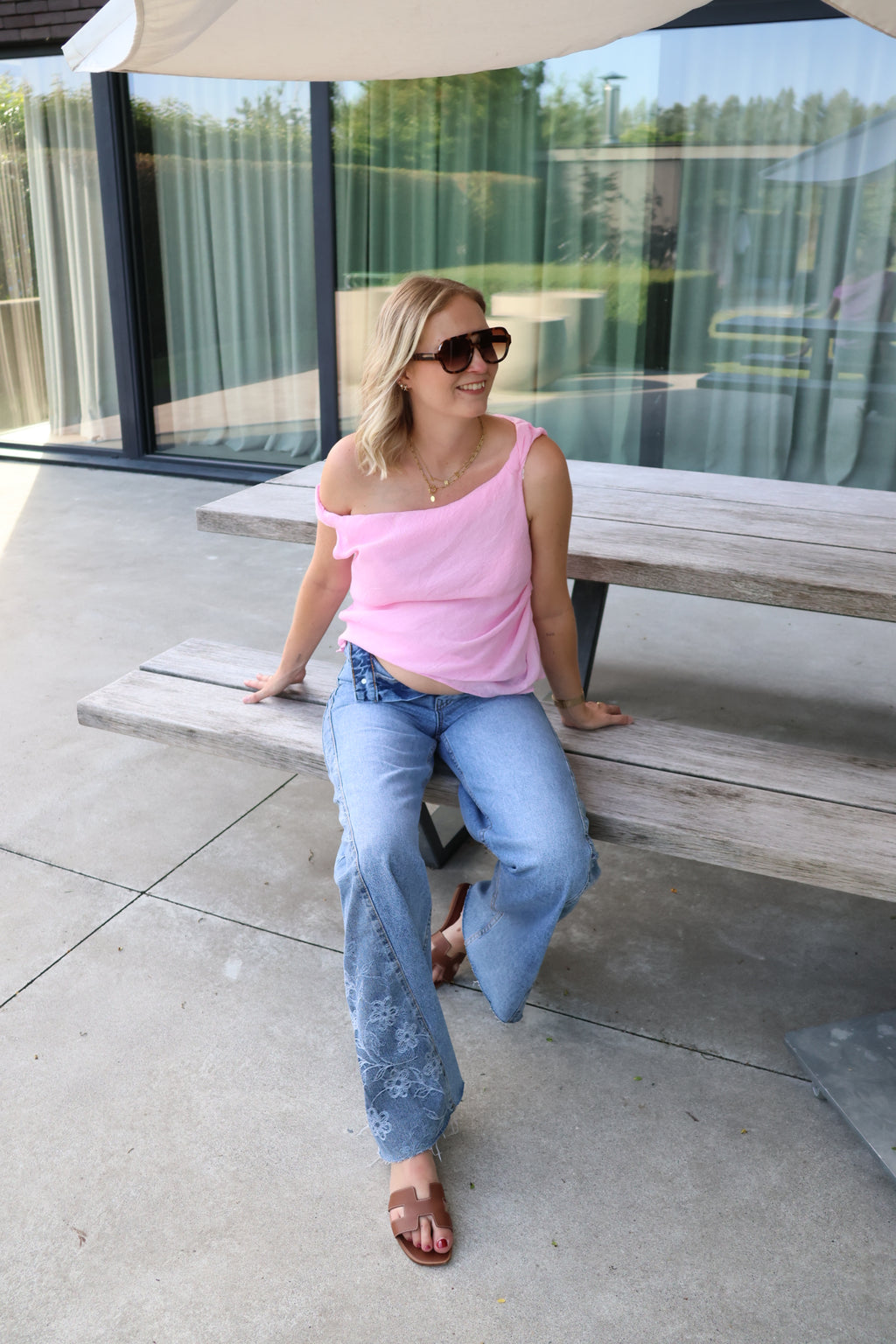 Sara top met detailmouw