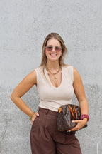 Ellie top met V-hals beige