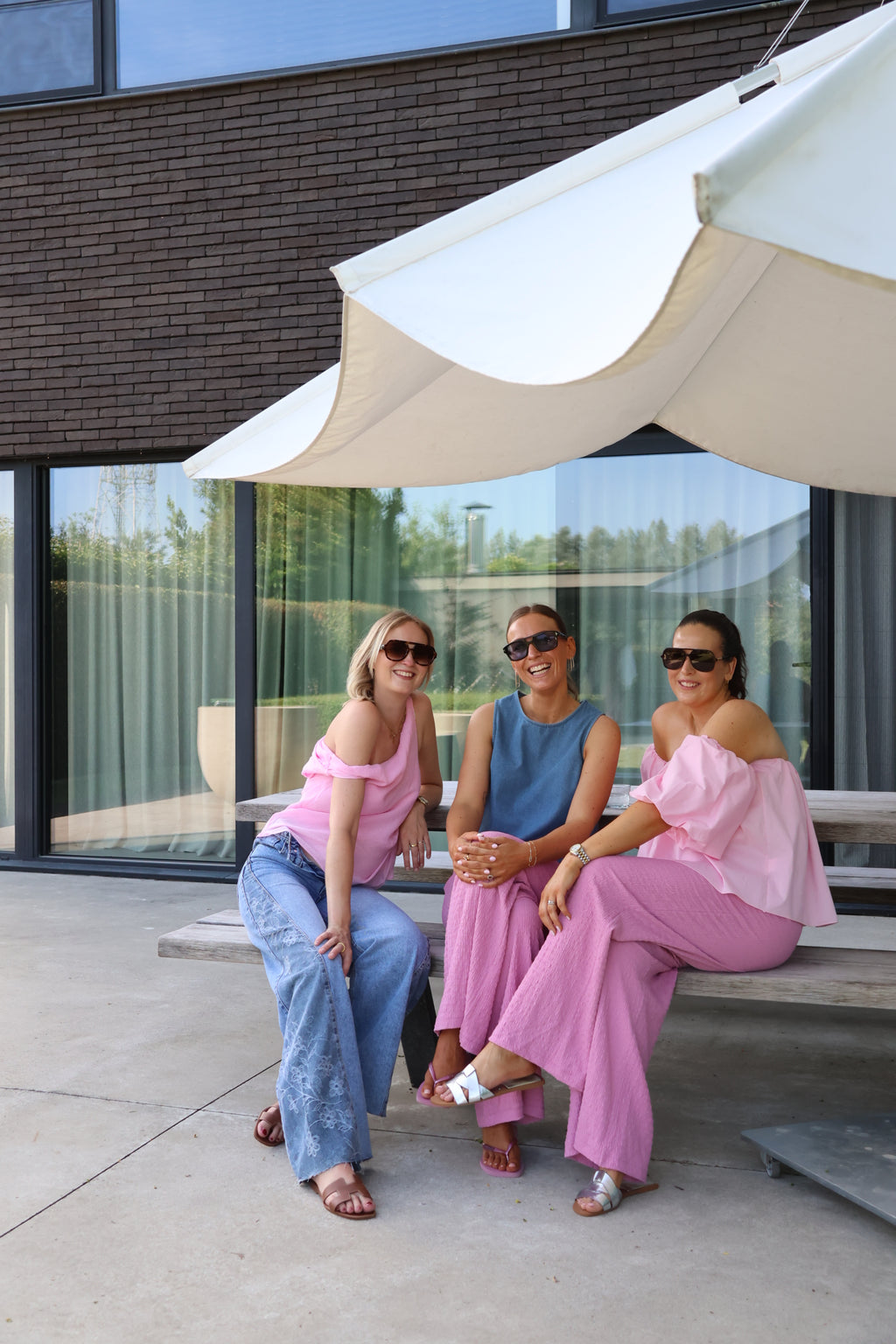 Sara top met detailmouw