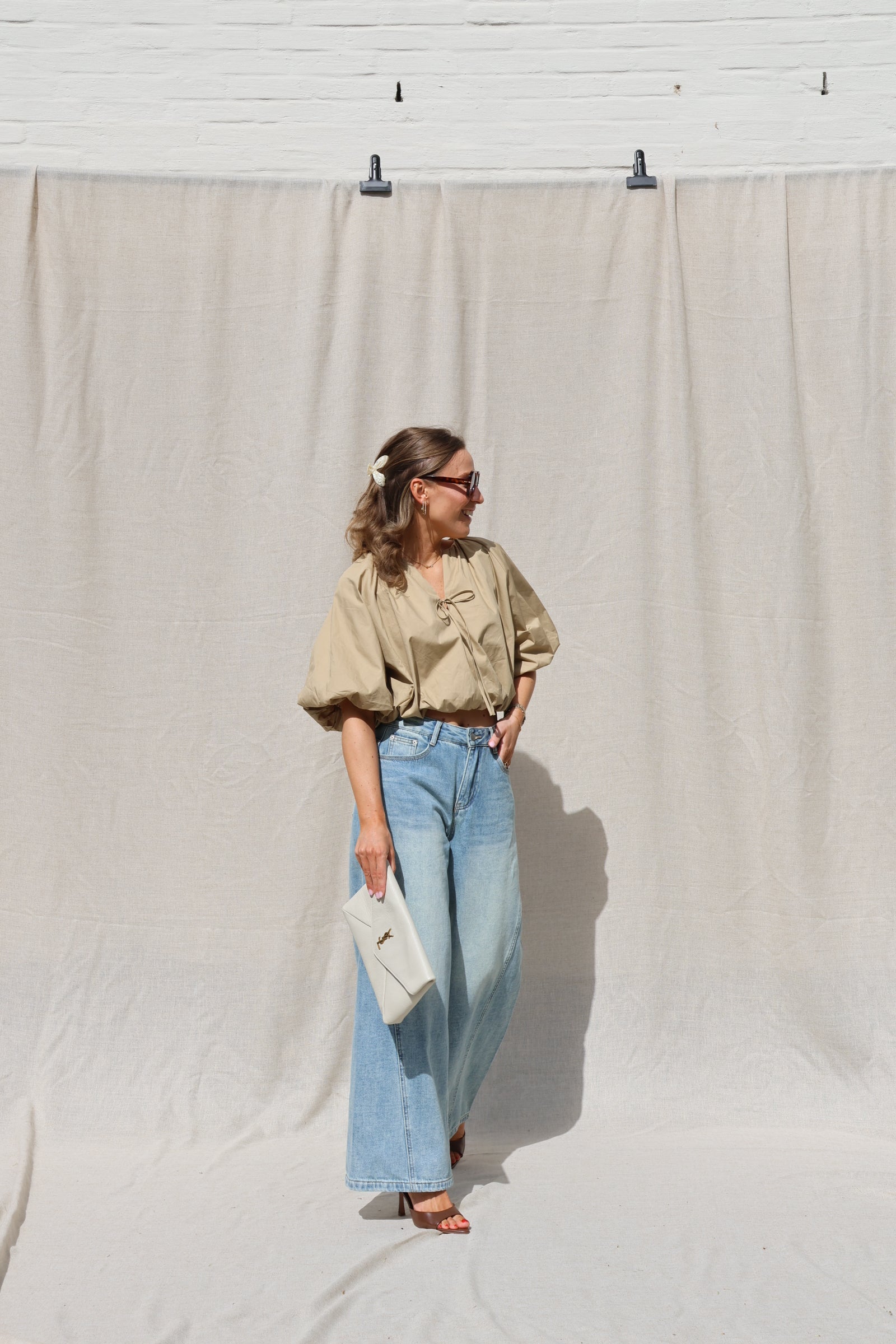 Britt cropped blouse met detail camel