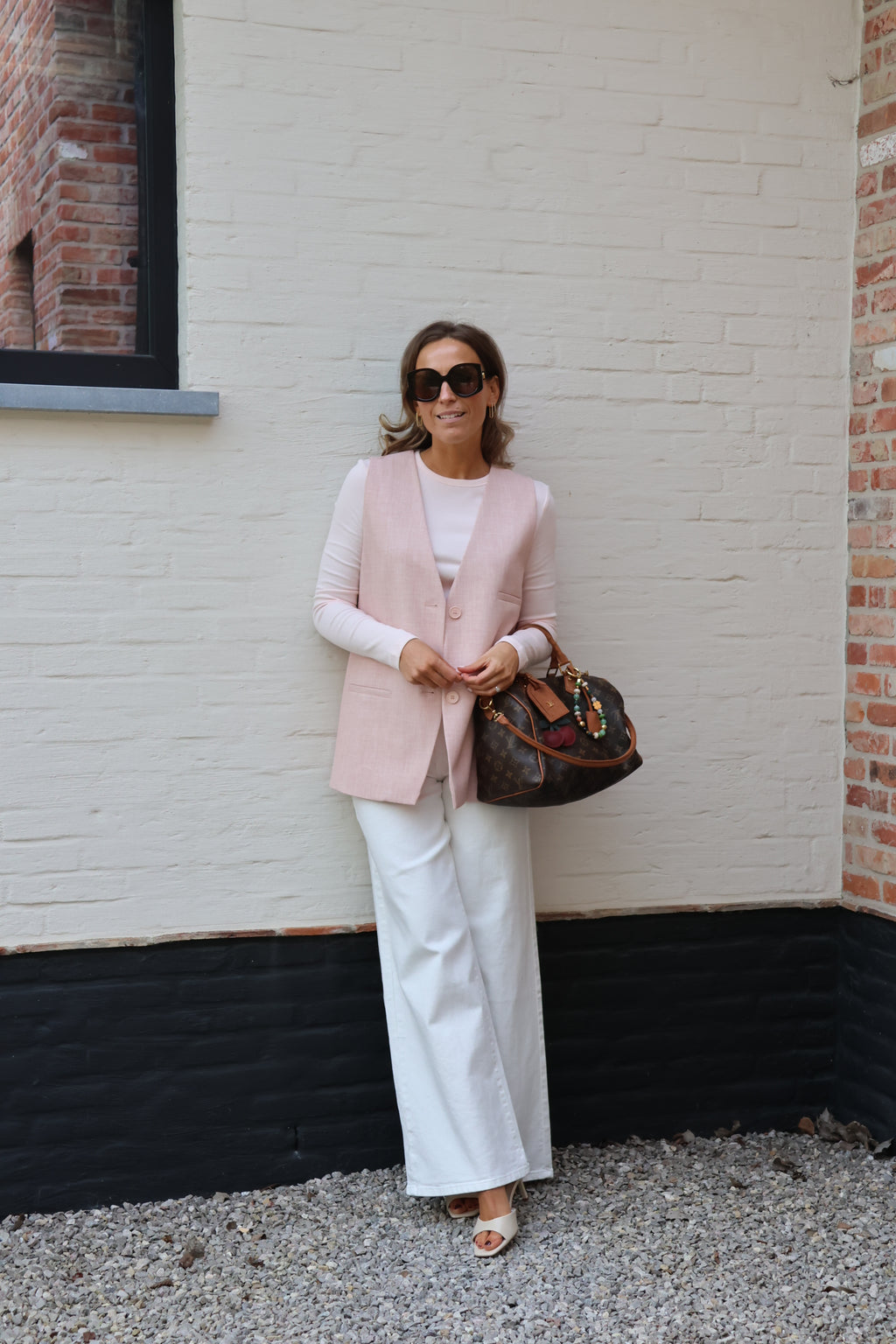 Nikita mouwloze blazer roze