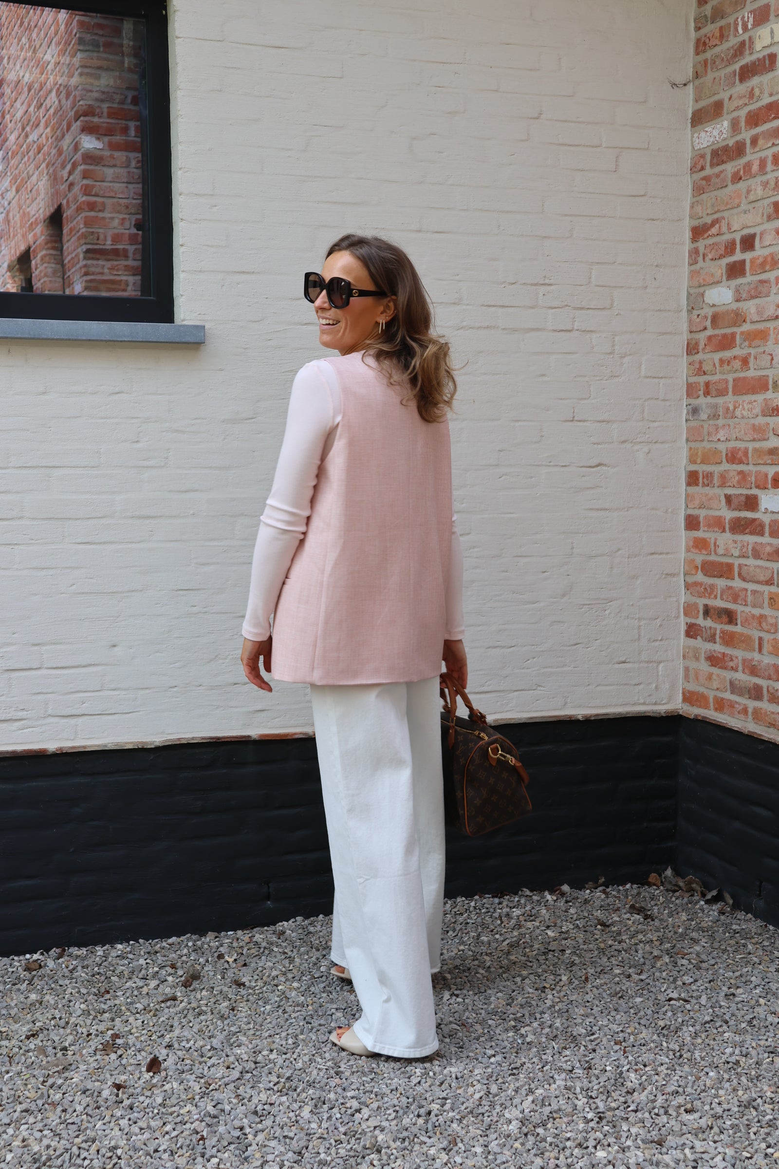 Nikita mouwloze blazer roze