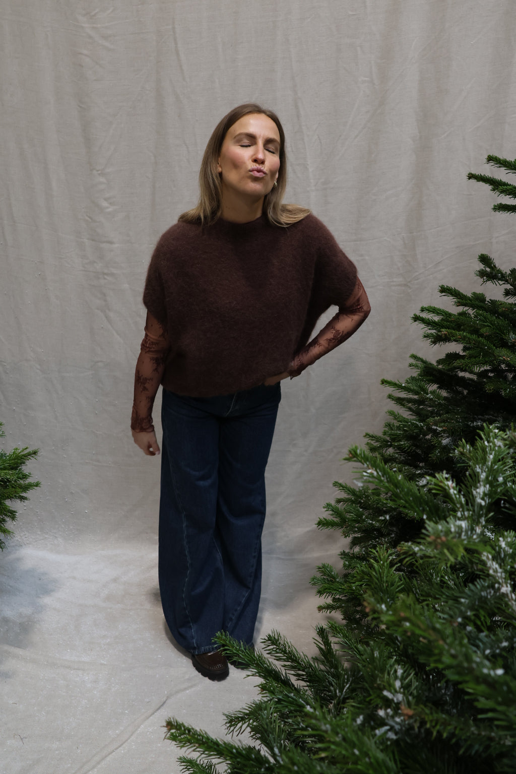 Vivi sleeveless knit brown