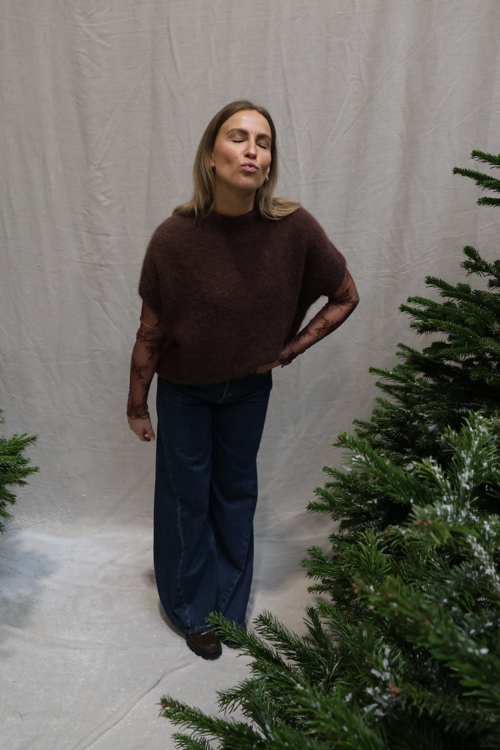 Vivi sleeveless knit brown