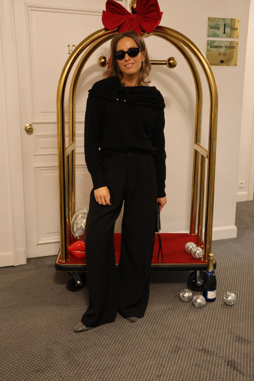 Angelique offshoulder knit black