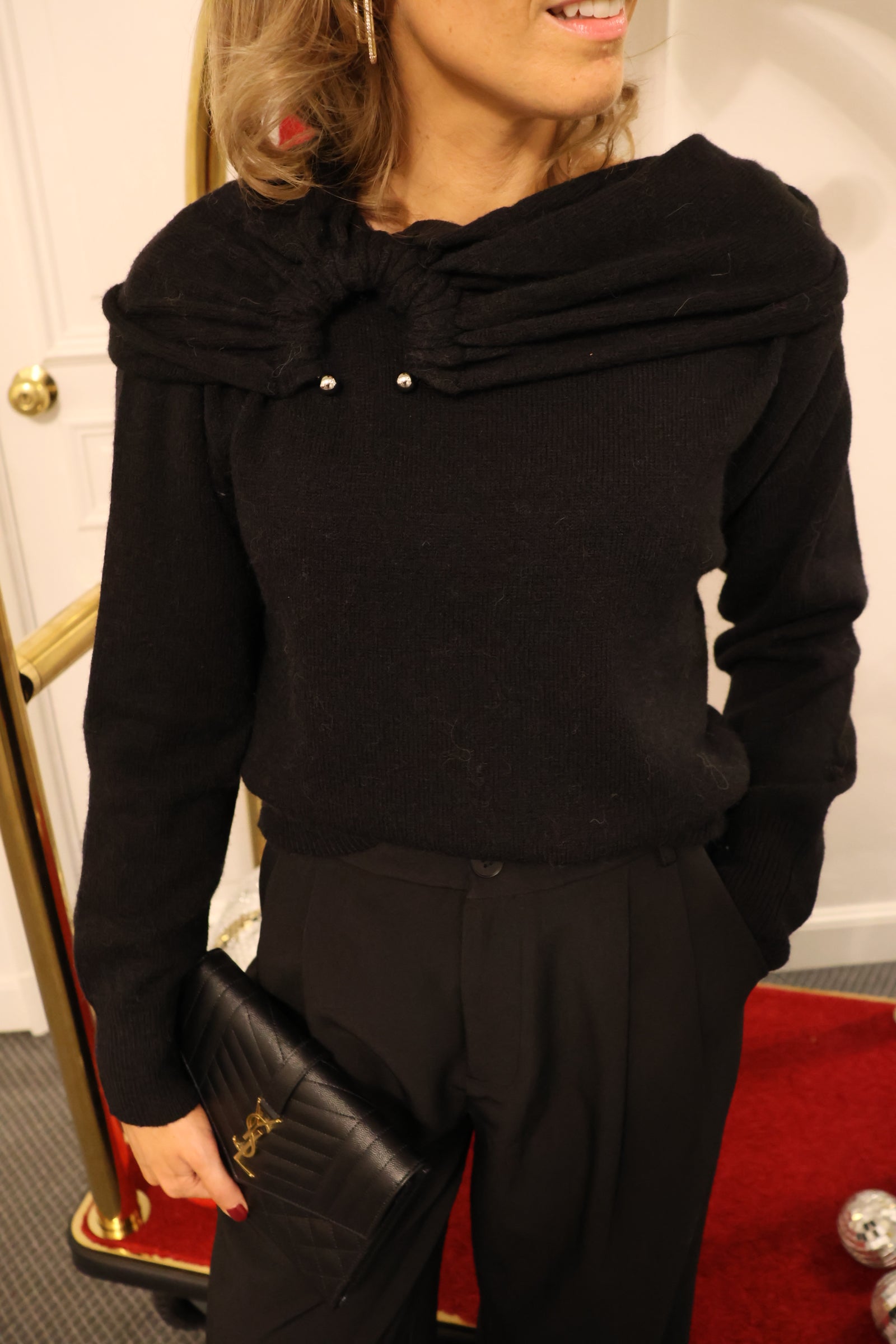 Angelique offshoulder knit black