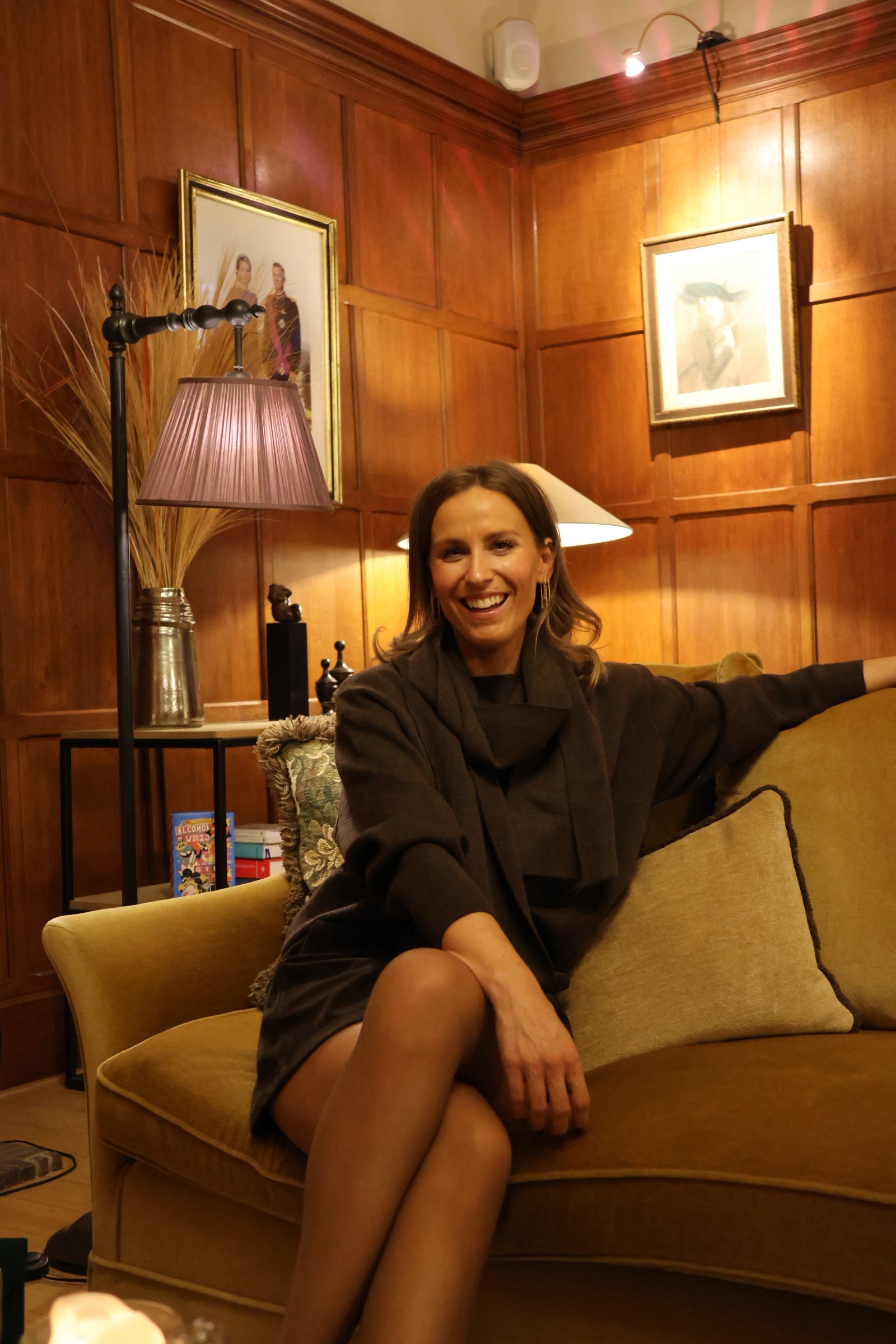 Giselle brown knit with scarf