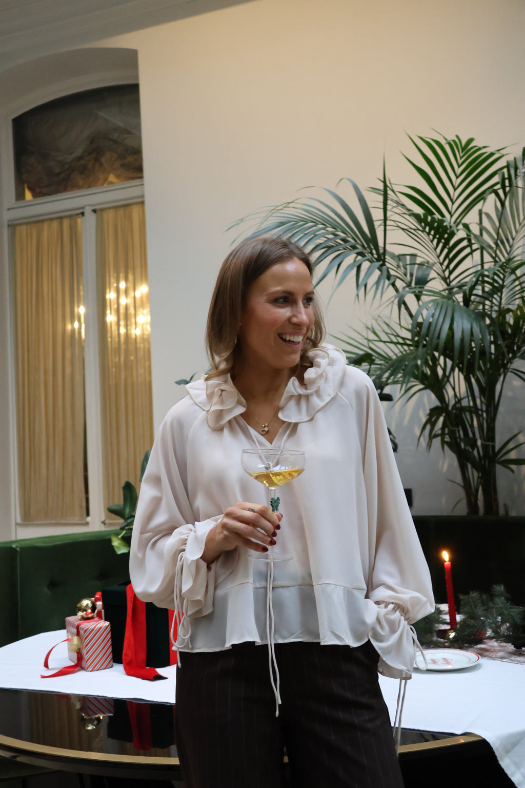 Juliana detail blouse latté