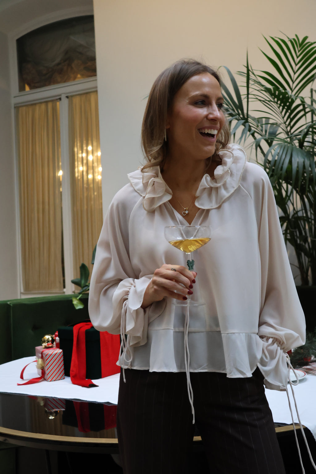 Juliana detail blouse latté