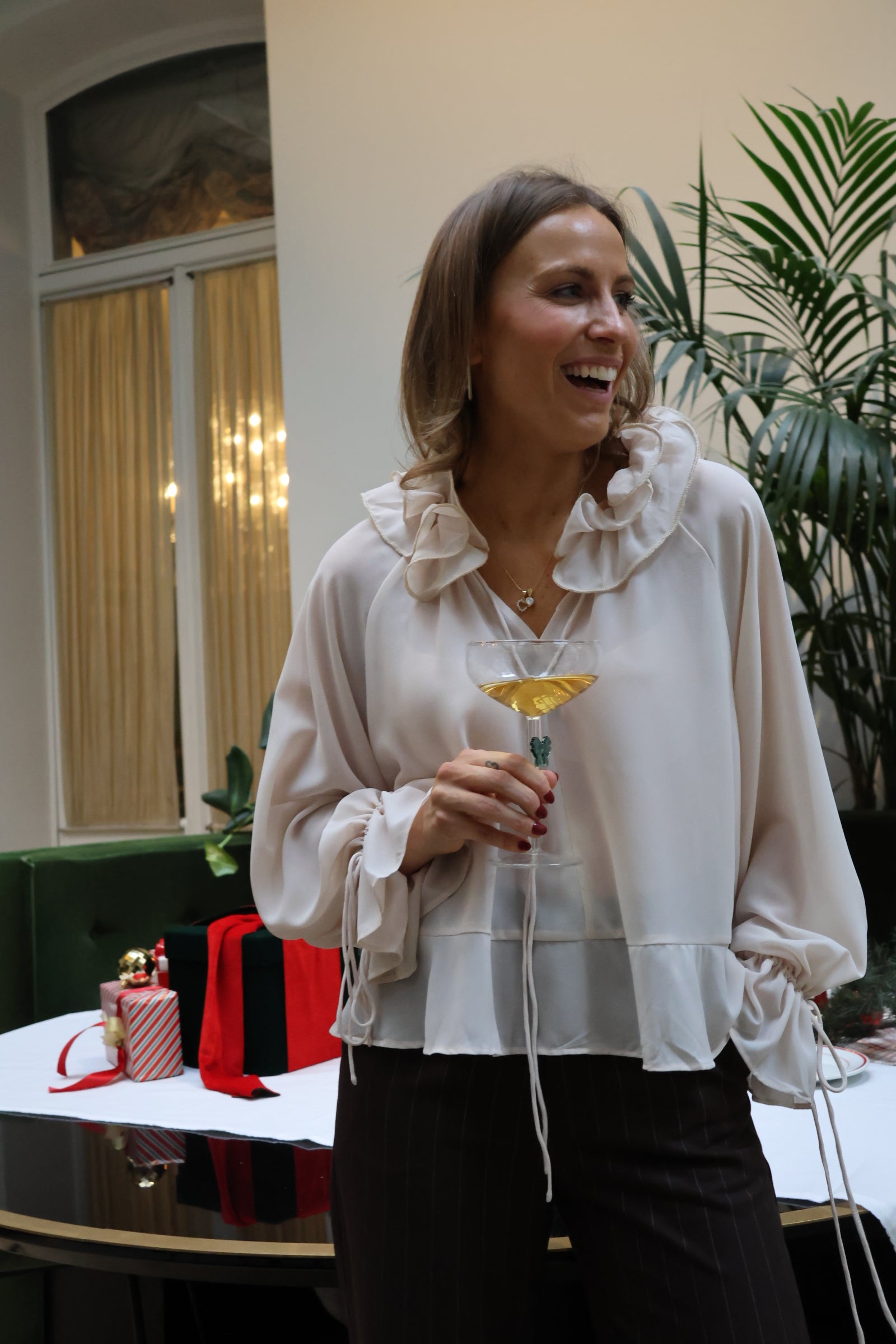 Juliana detail blouse latté