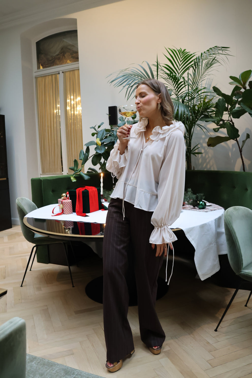 Juliana detail blouse latté