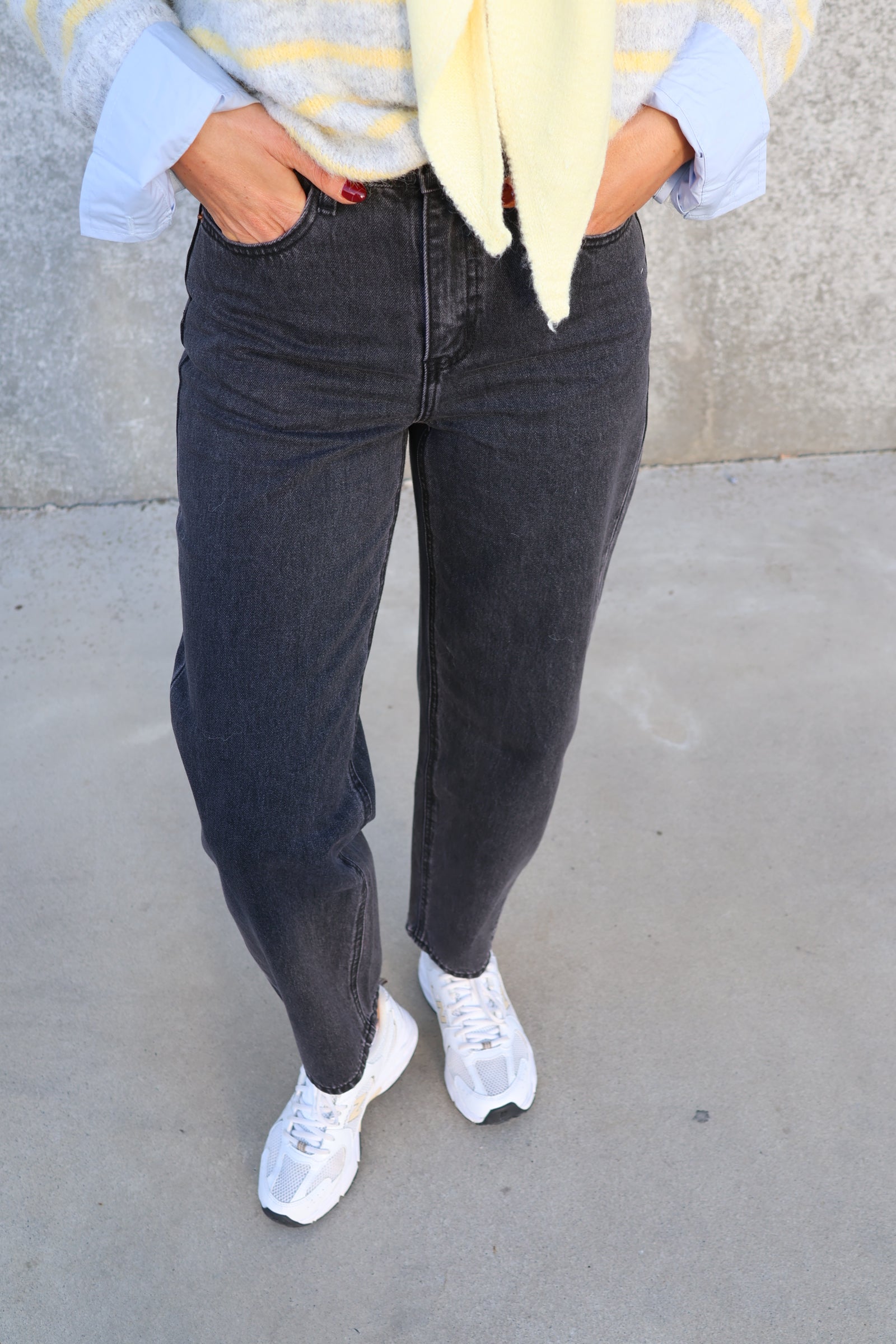 Maud barrel jeans dark grey