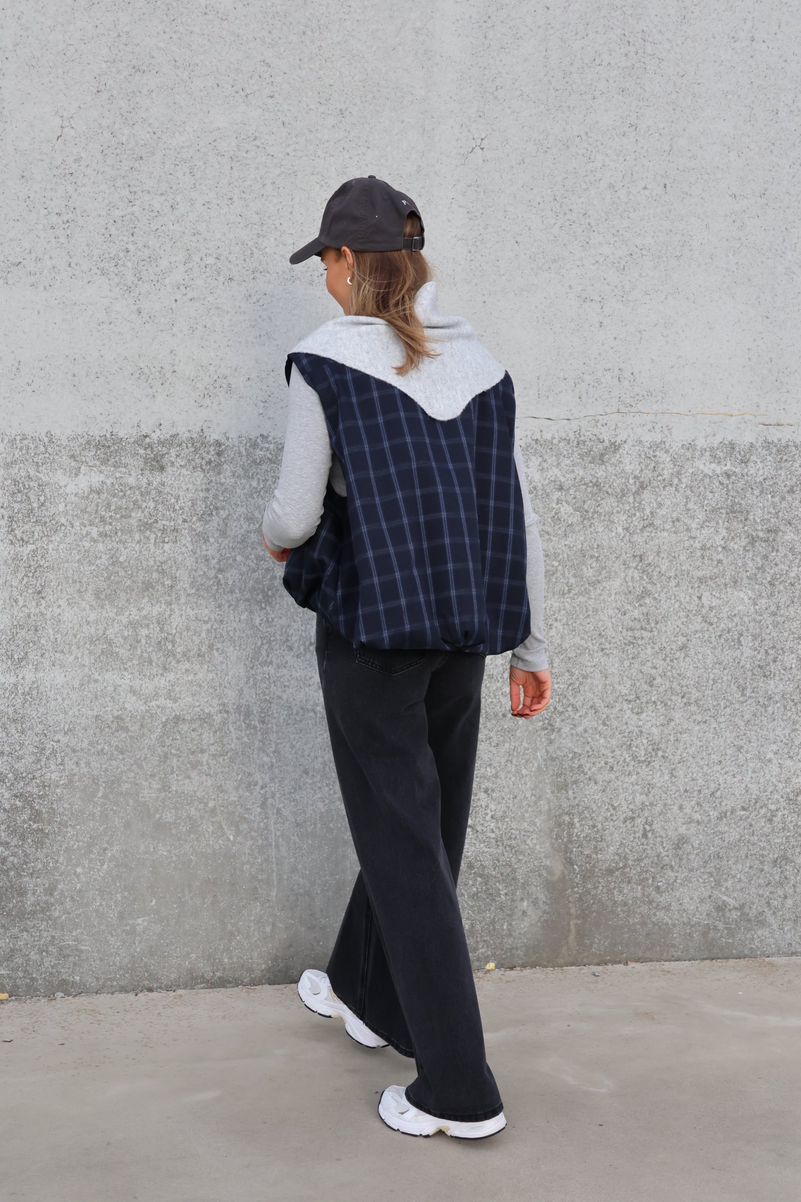 Faye mouwloos vestje carreaux marine