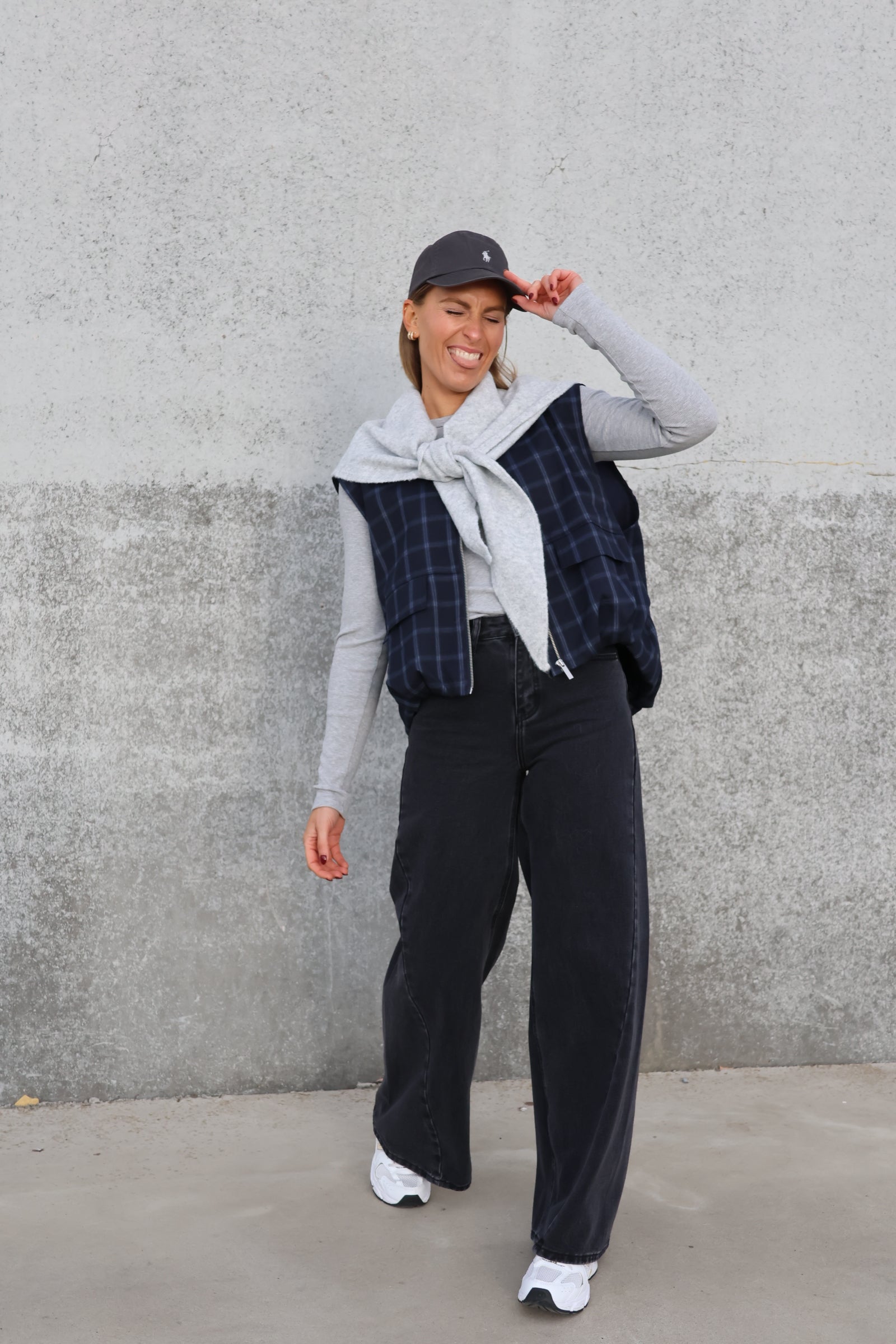 Faye mouwloos vestje carreaux marine