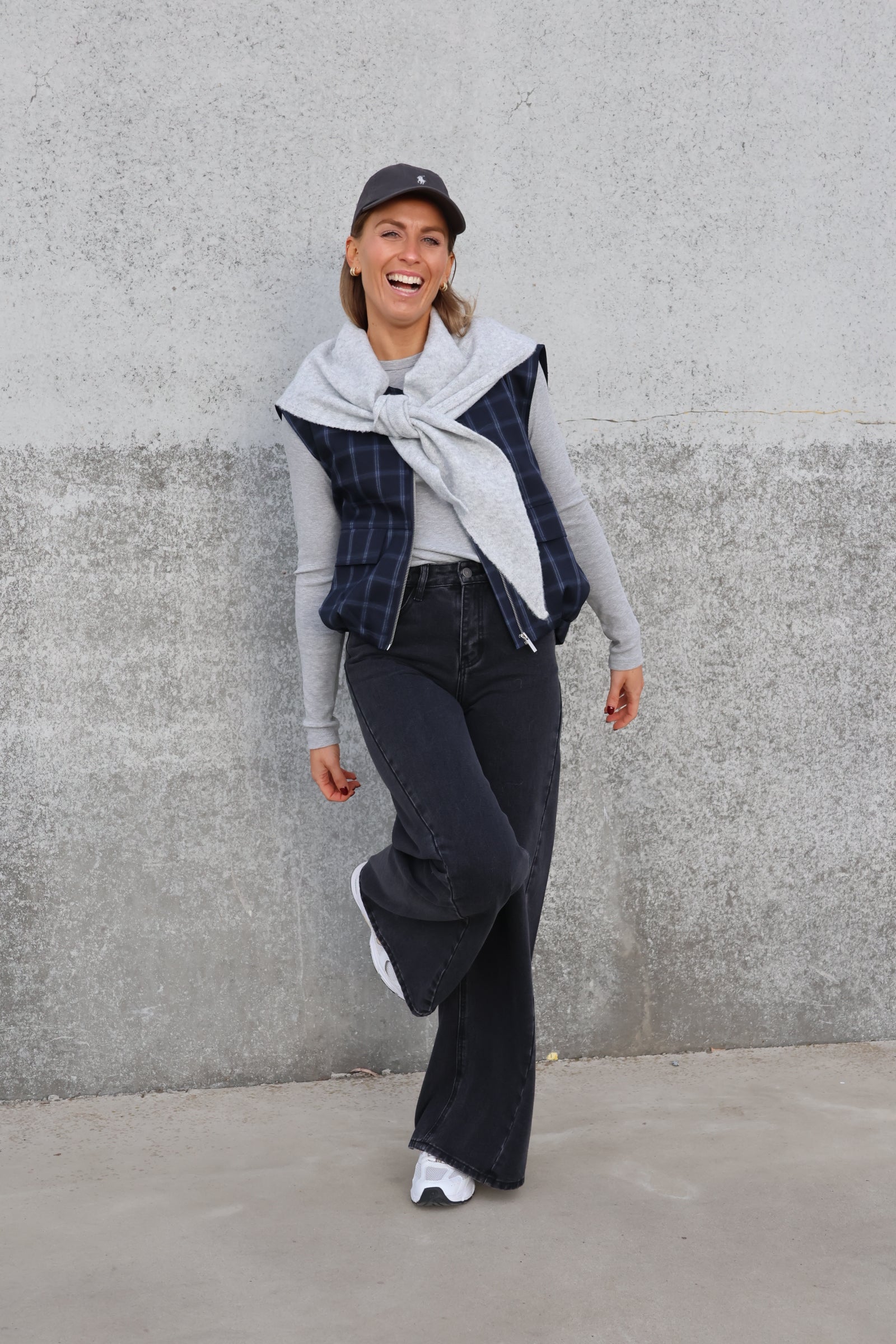 Faye mouwloos vestje carreaux marine