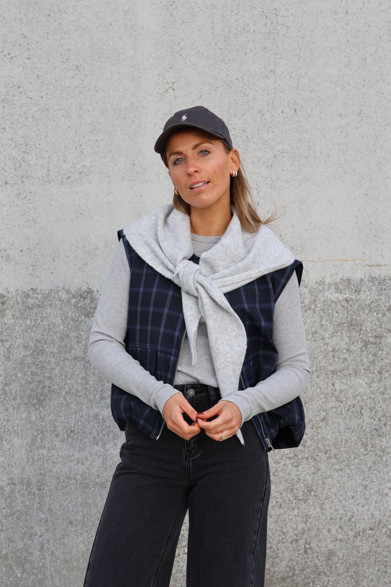 Faye mouwloos vestje carreaux marine