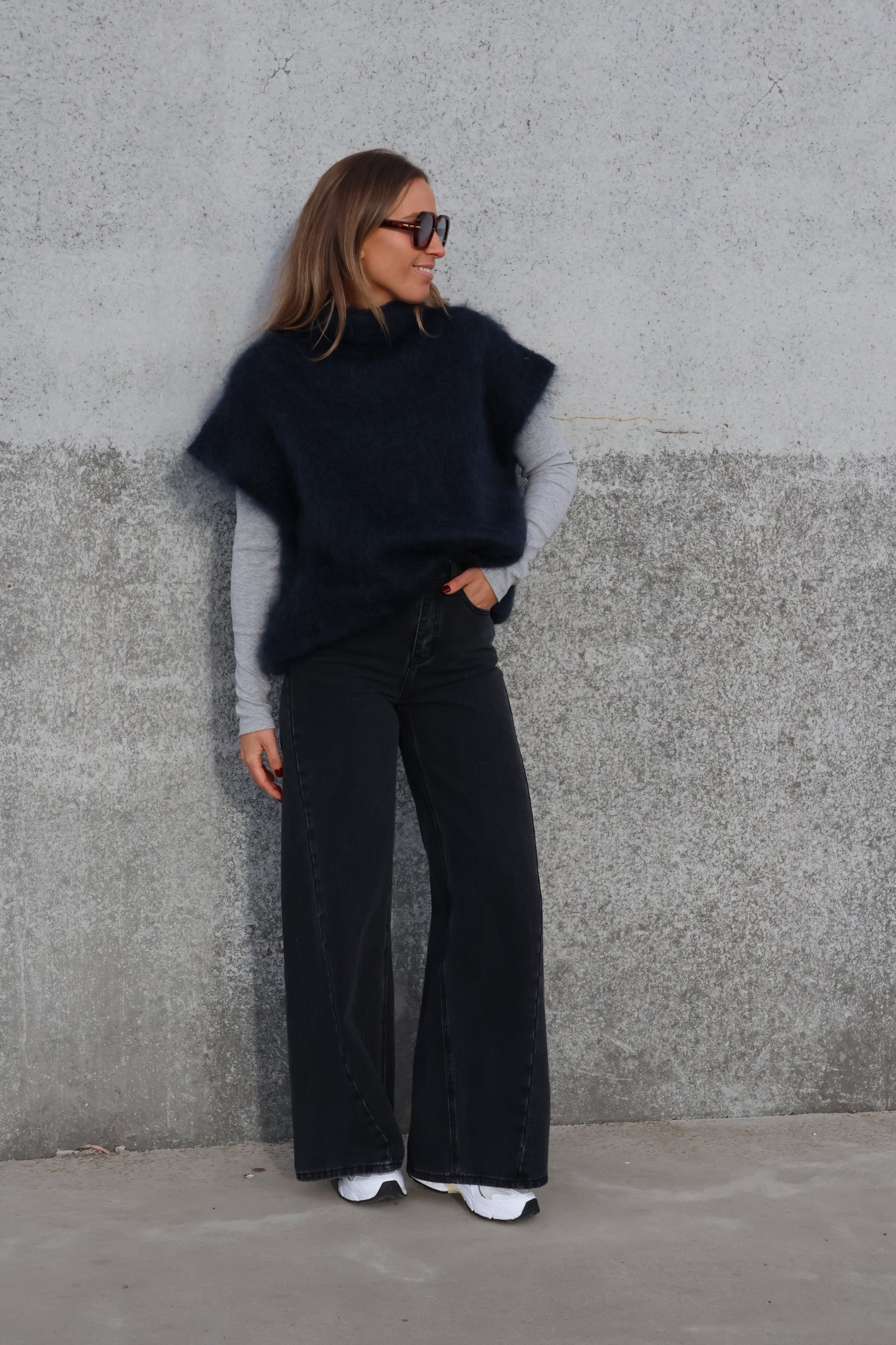 Juul mouwloze knit inktblauw