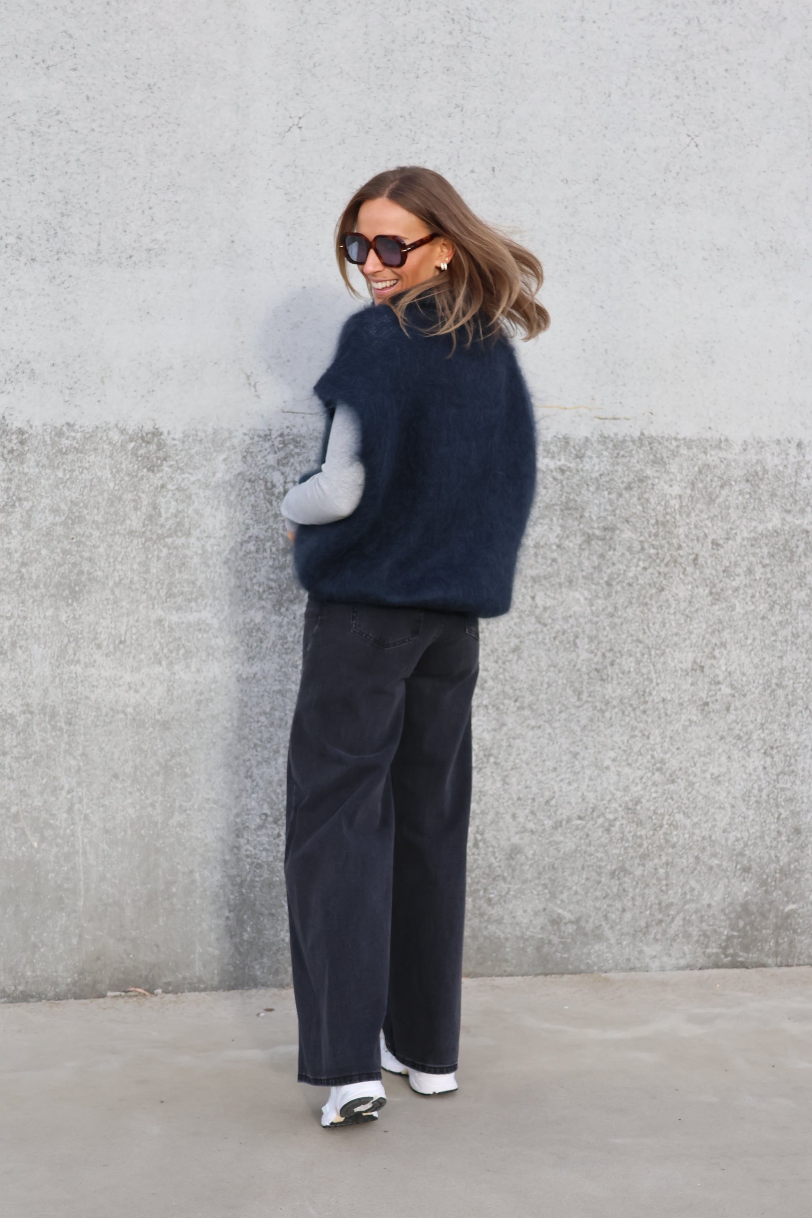 Juul mouwloze knit inktblauw