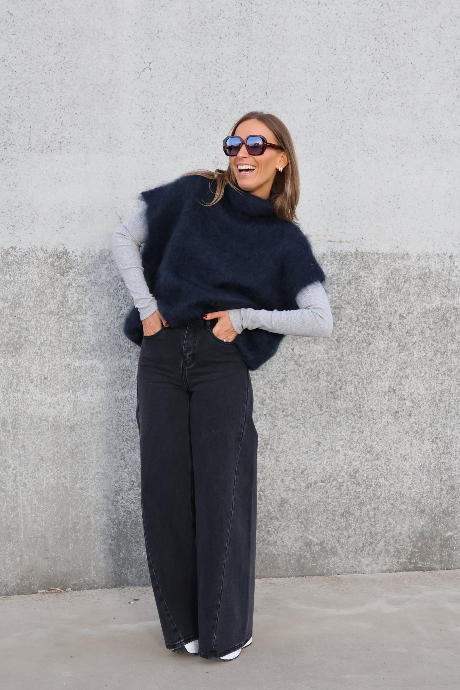 Juul mouwloze knit inktblauw