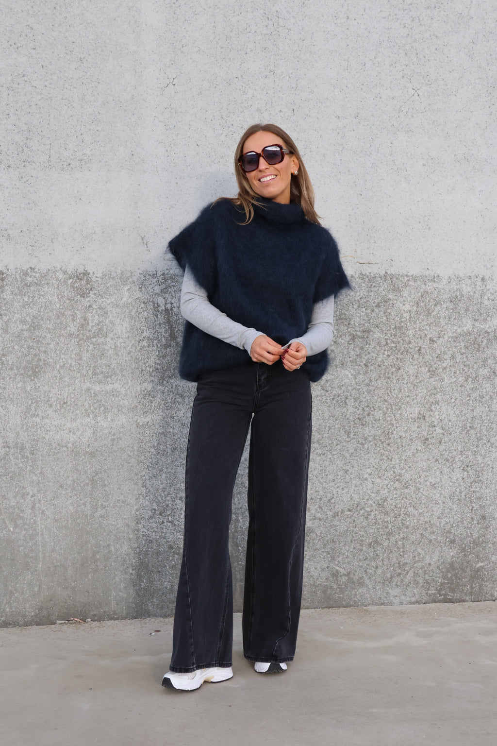 Juul mouwloze knit inktblauw