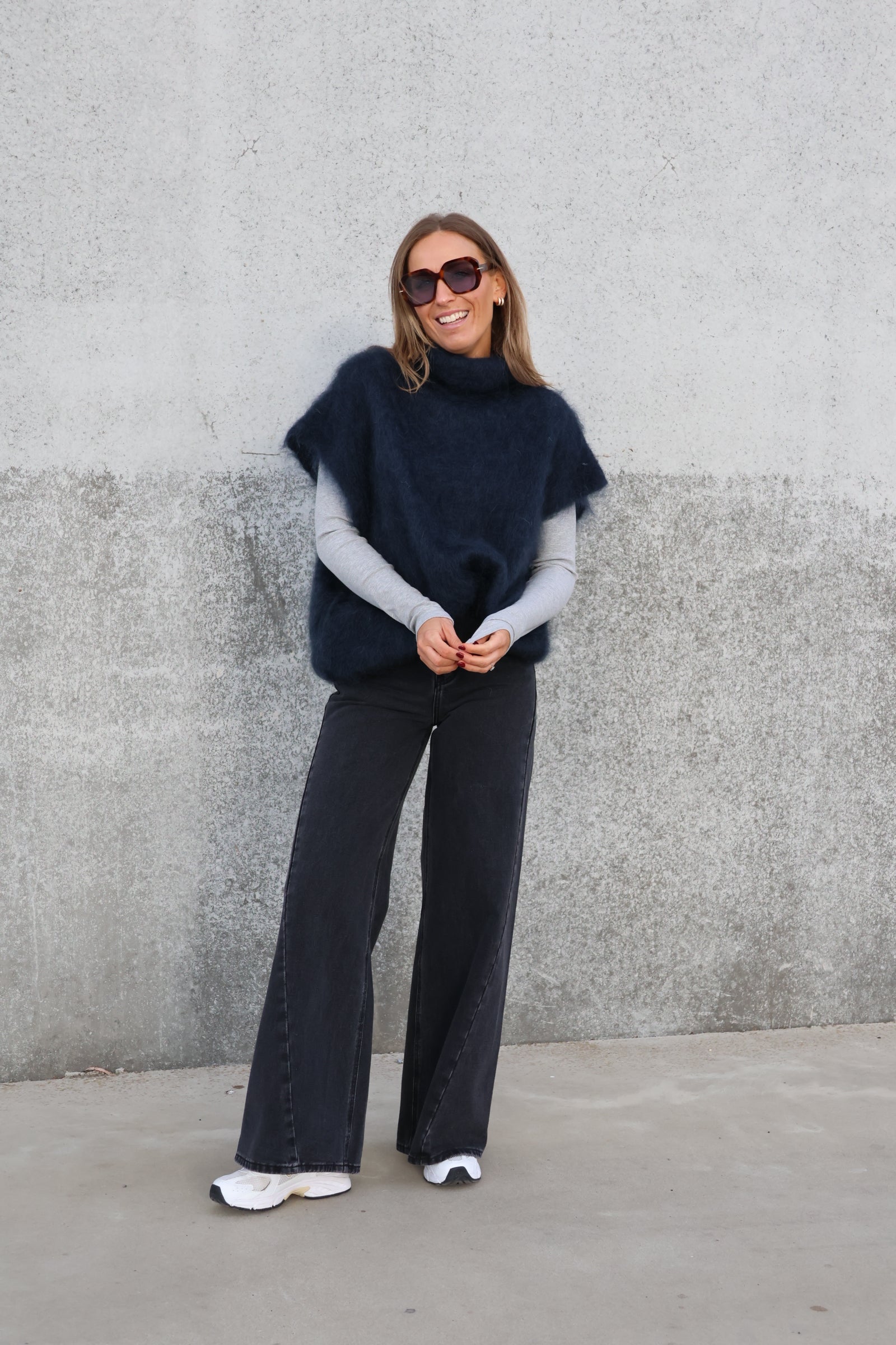 Juul mouwloze knit inktblauw