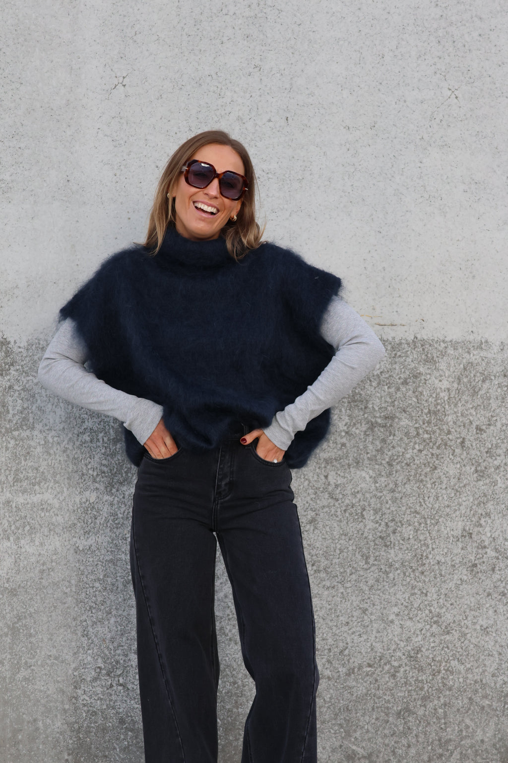 Juul mouwloze knit inktblauw