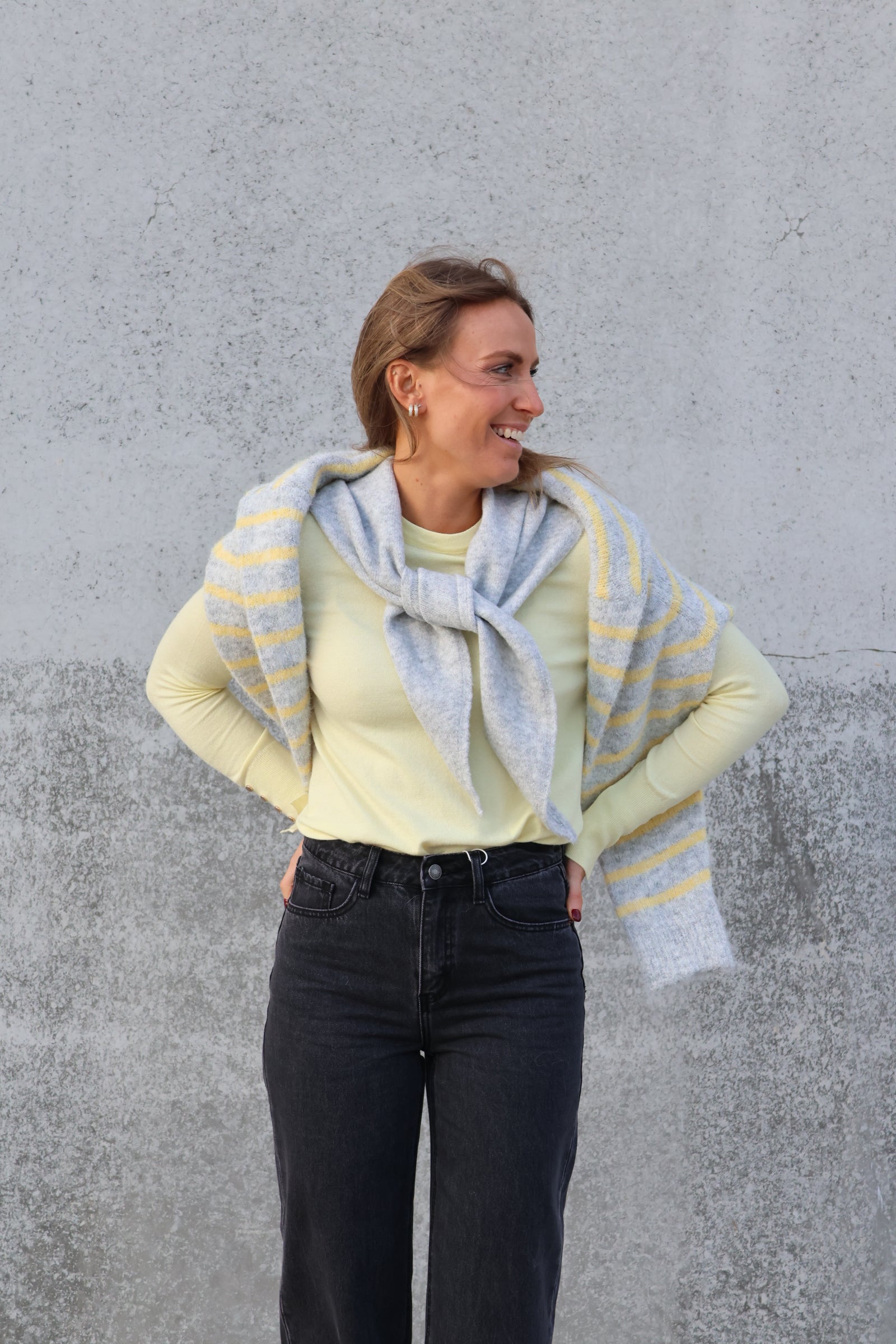 Emma pulletje zachtgeel