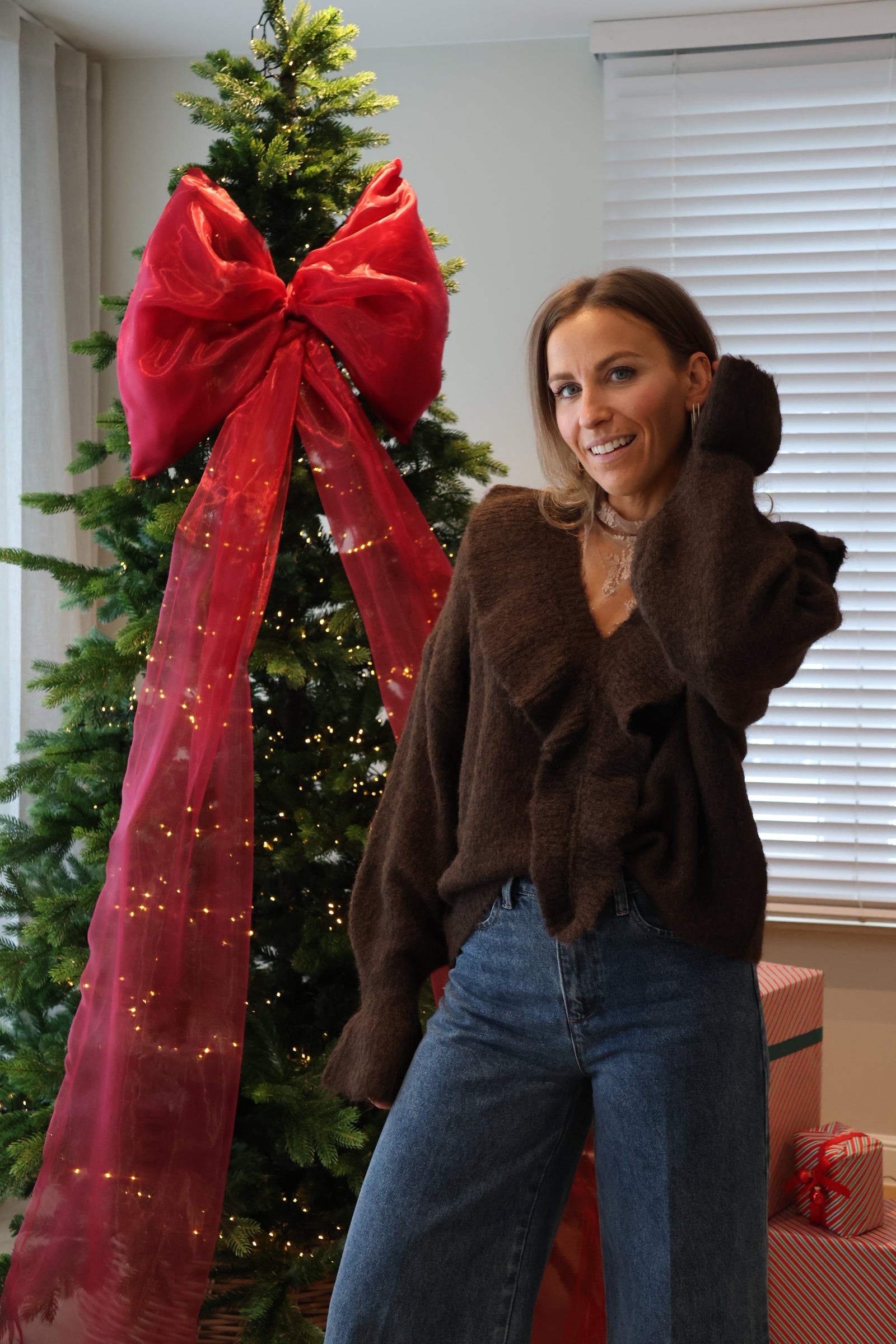 Michelle ruffle knit brown