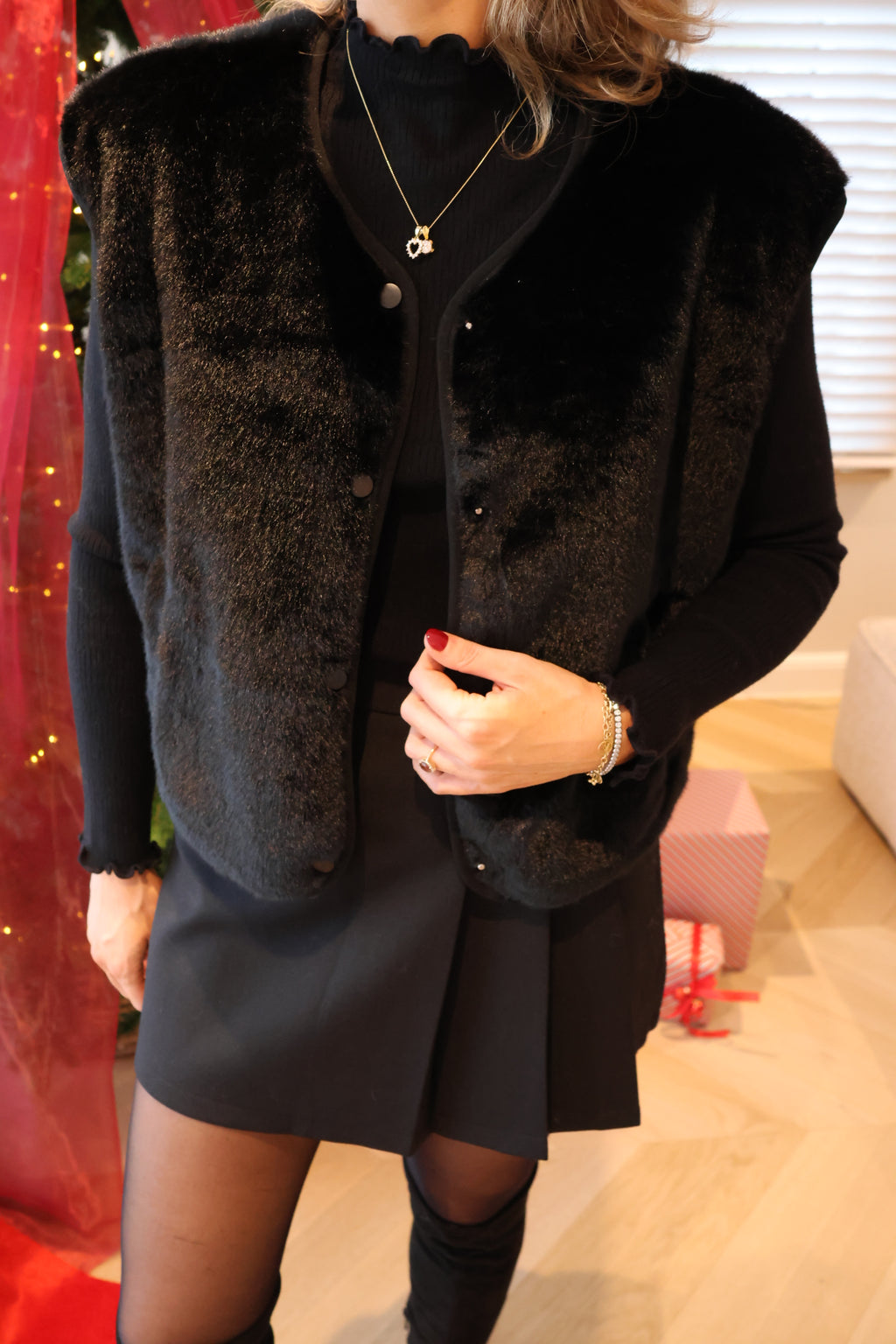 Faux fur vestje black