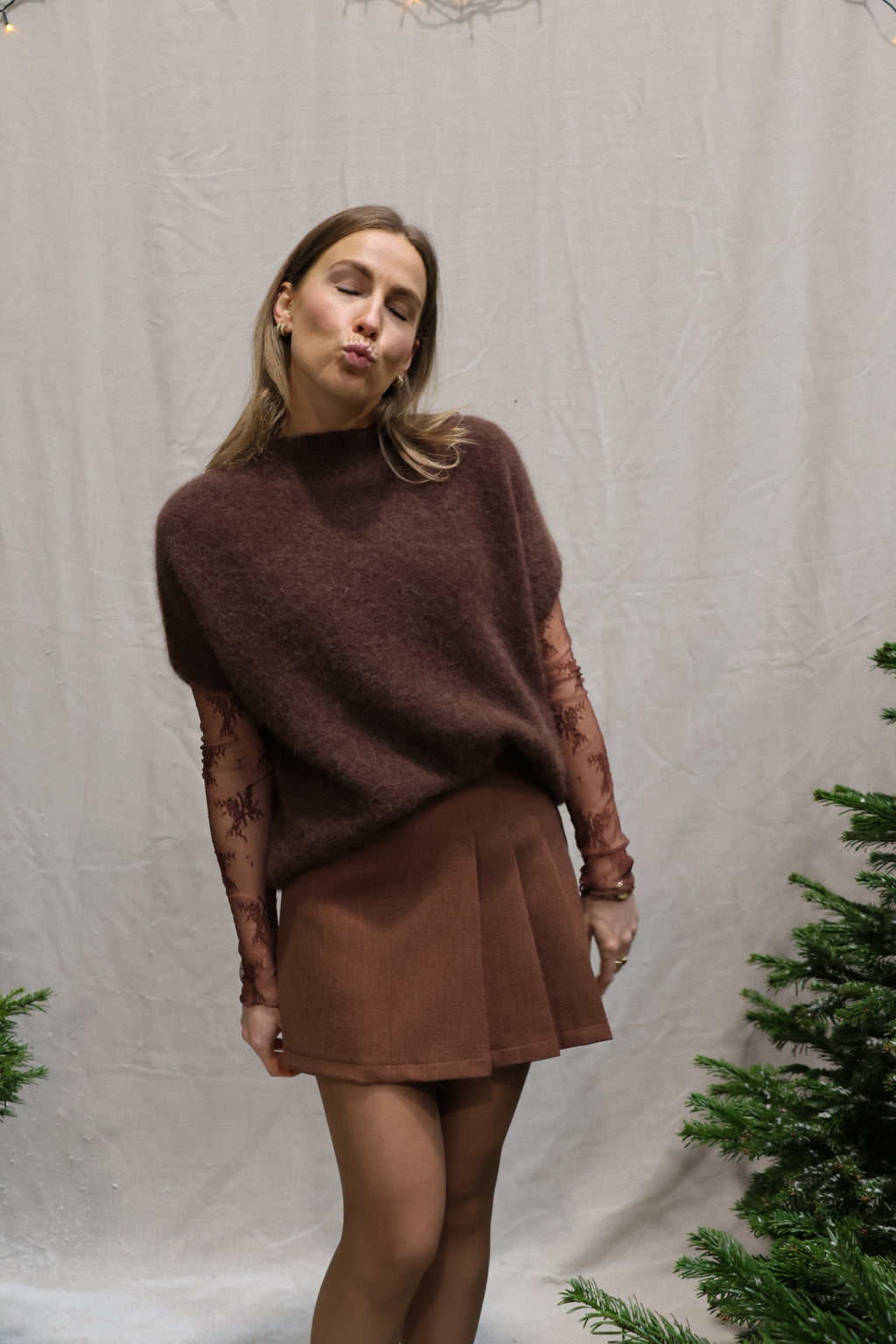 Vivi sleeveless knit brown