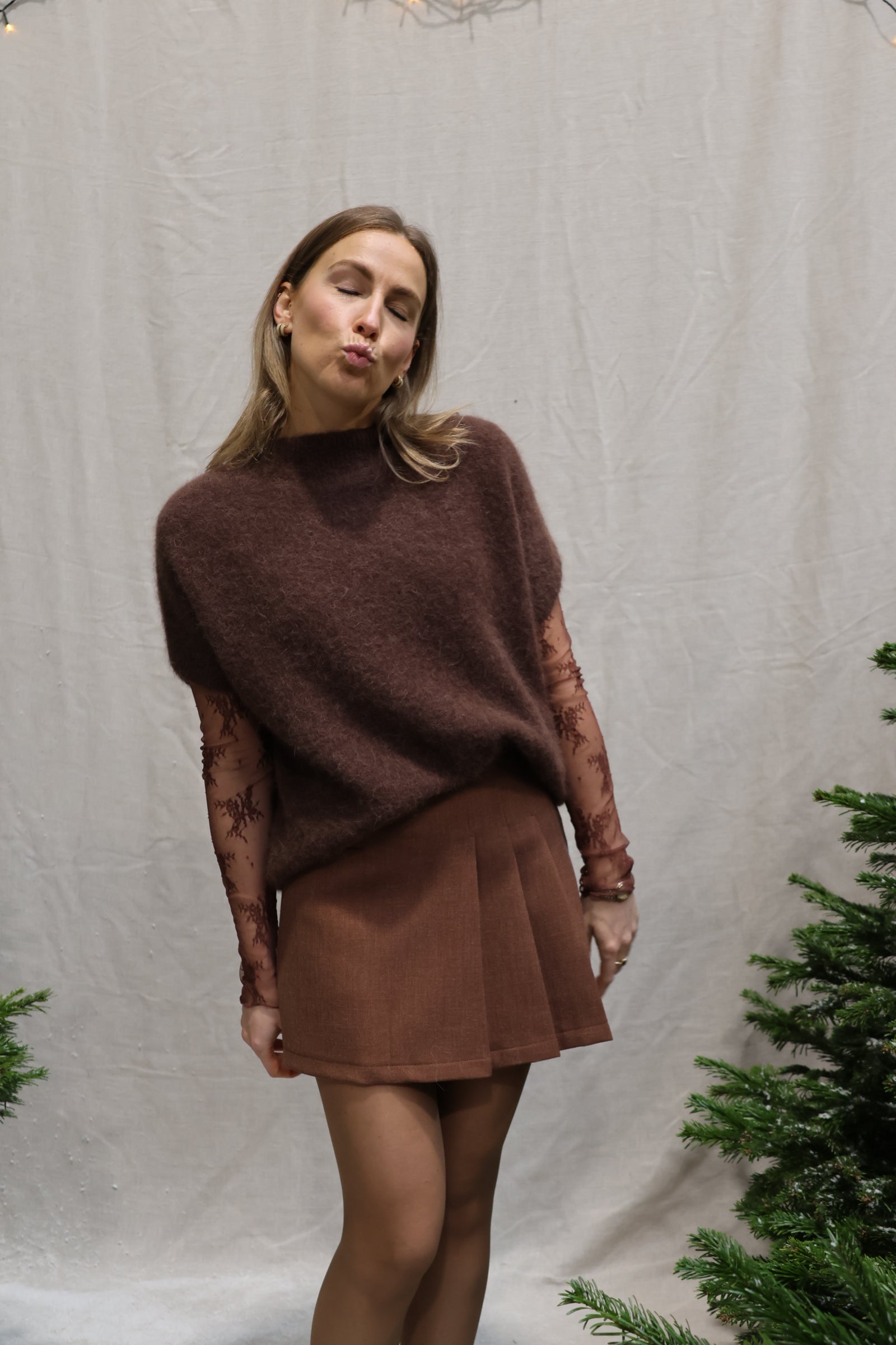 Vivi sleeveless knit brown