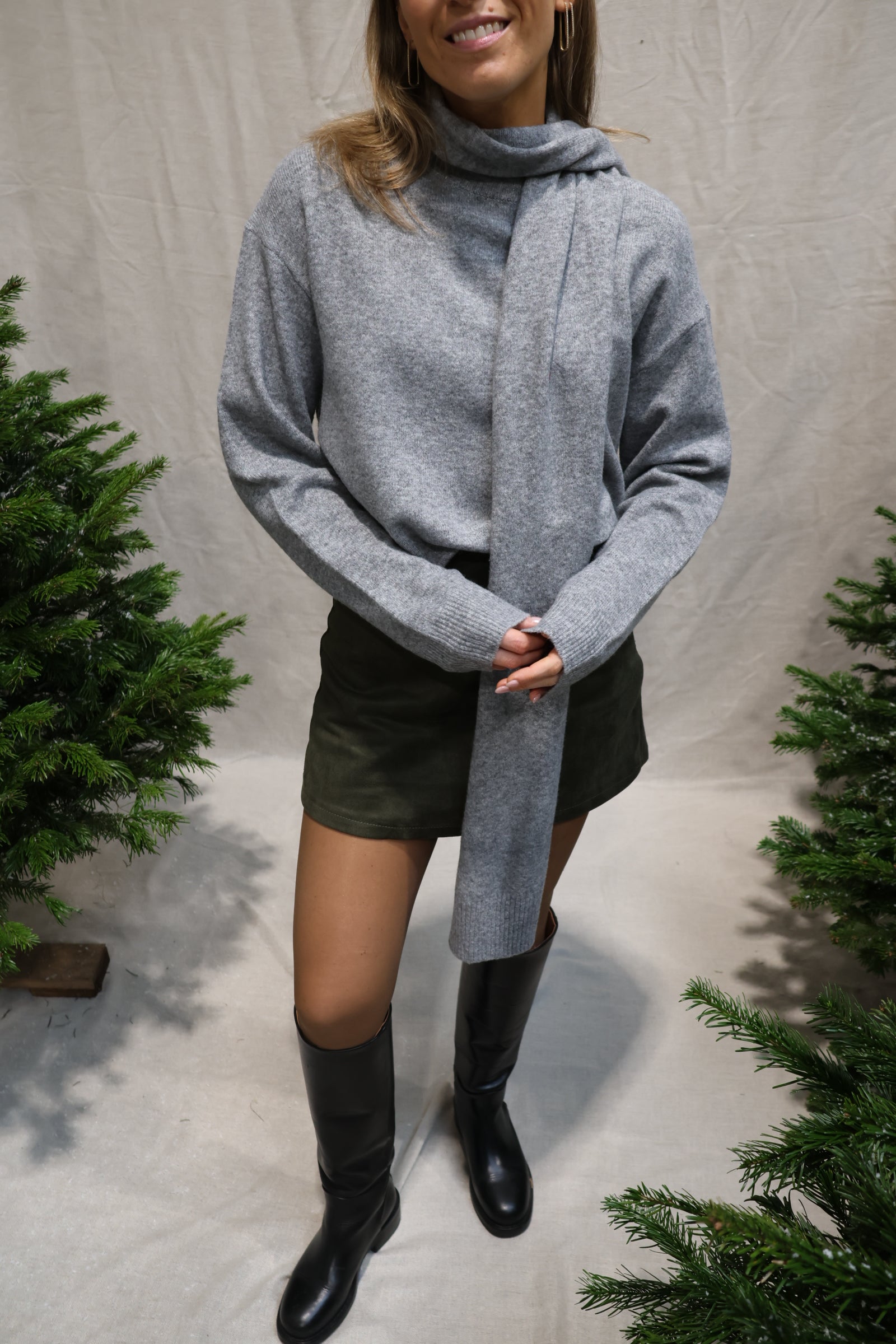 Felice knit with scarf grey