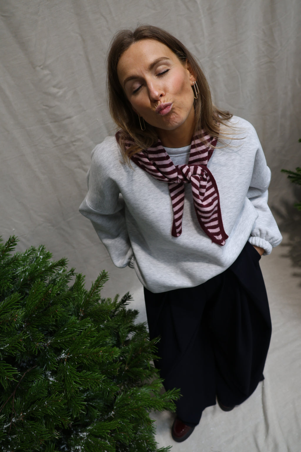 Phaebo striped scarf burgundy