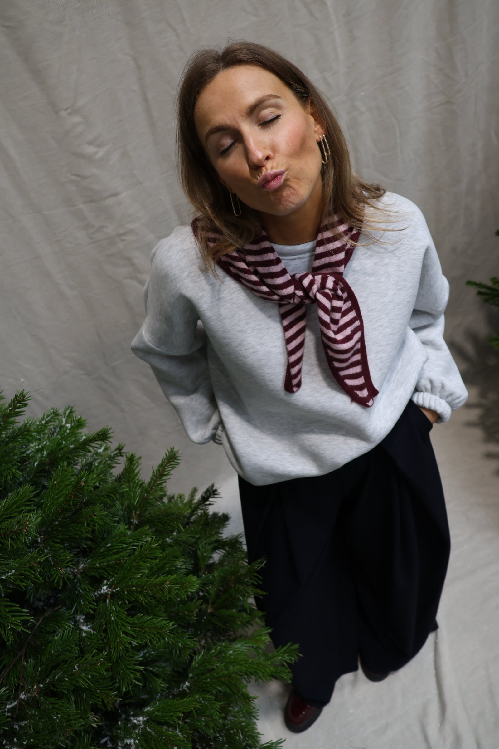 Phaebo striped scarf burgundy