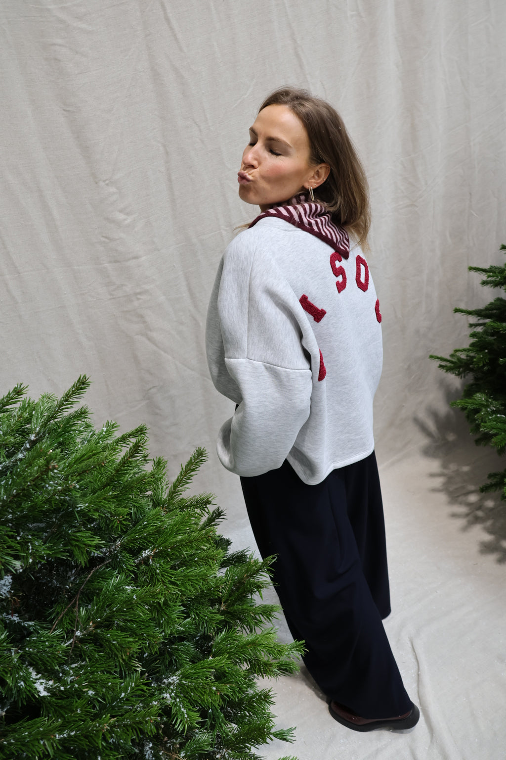 PRE-ORDER Bisou sweater grey